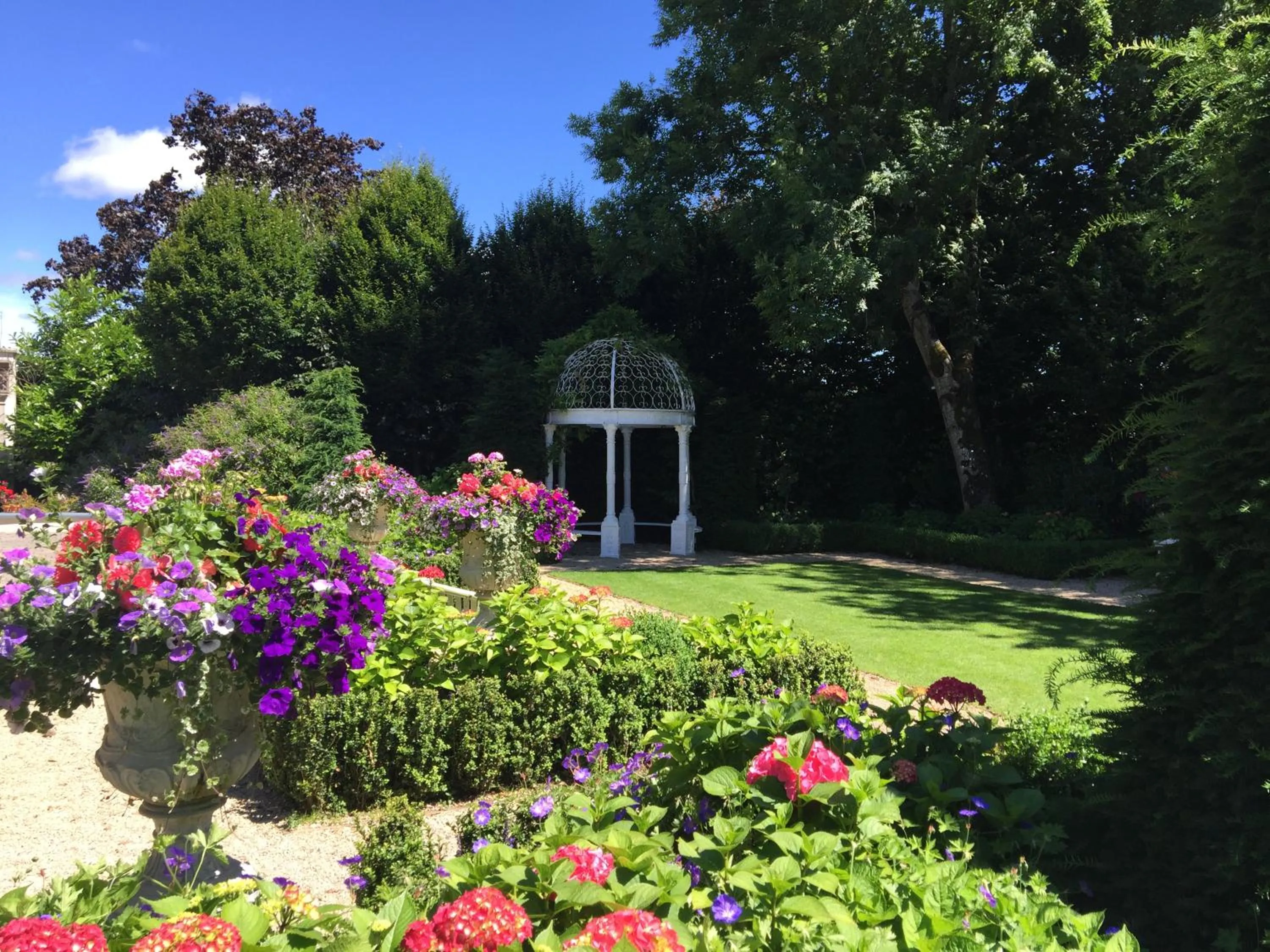 Garden in The Keadeen Hotel