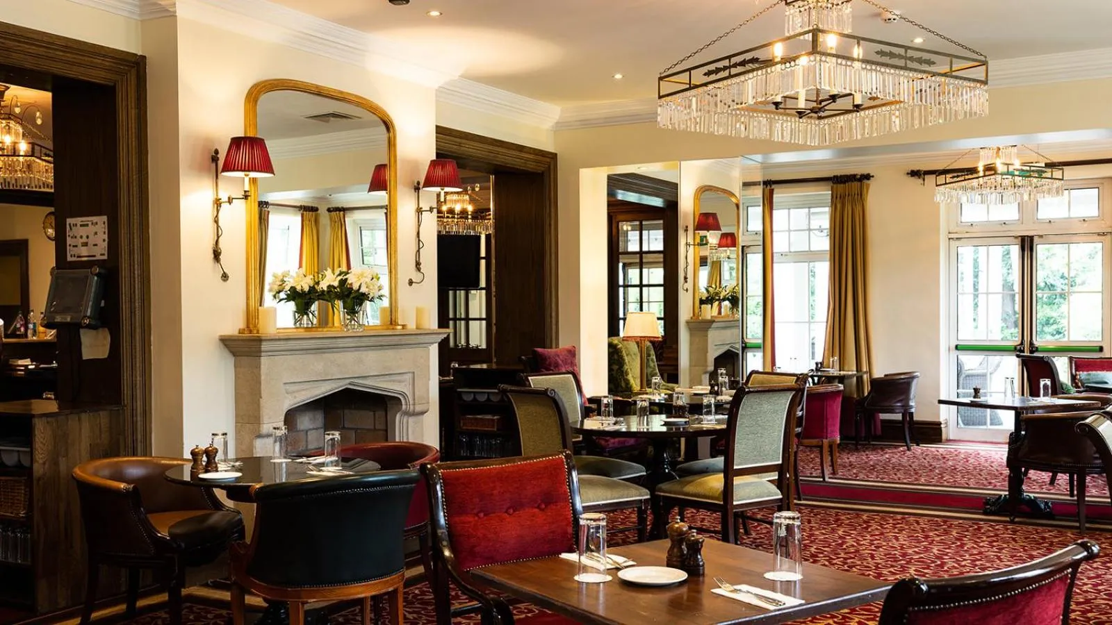 Restaurant/places to eat in The Keadeen Hotel