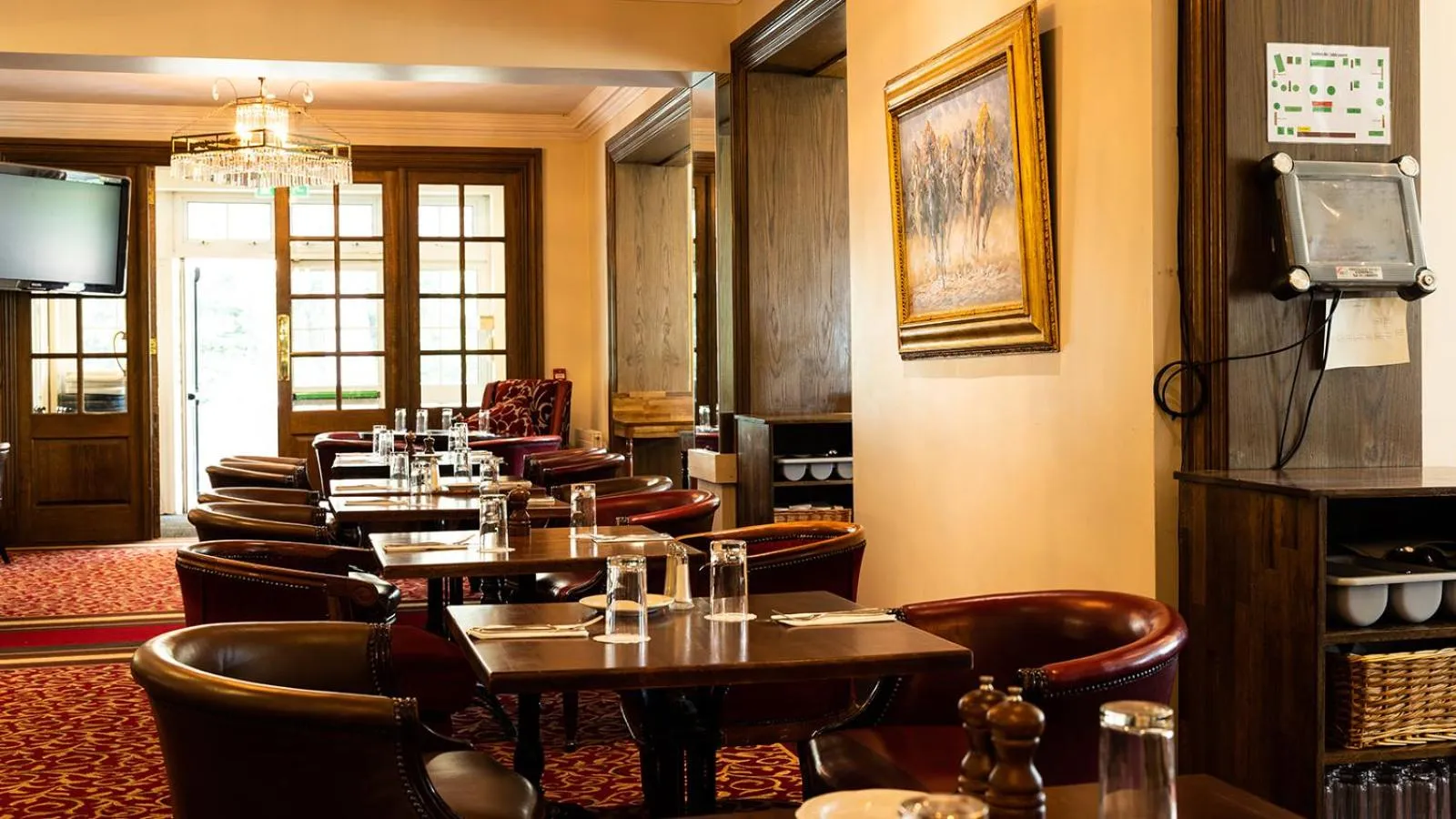 Restaurant/places to eat in The Keadeen Hotel