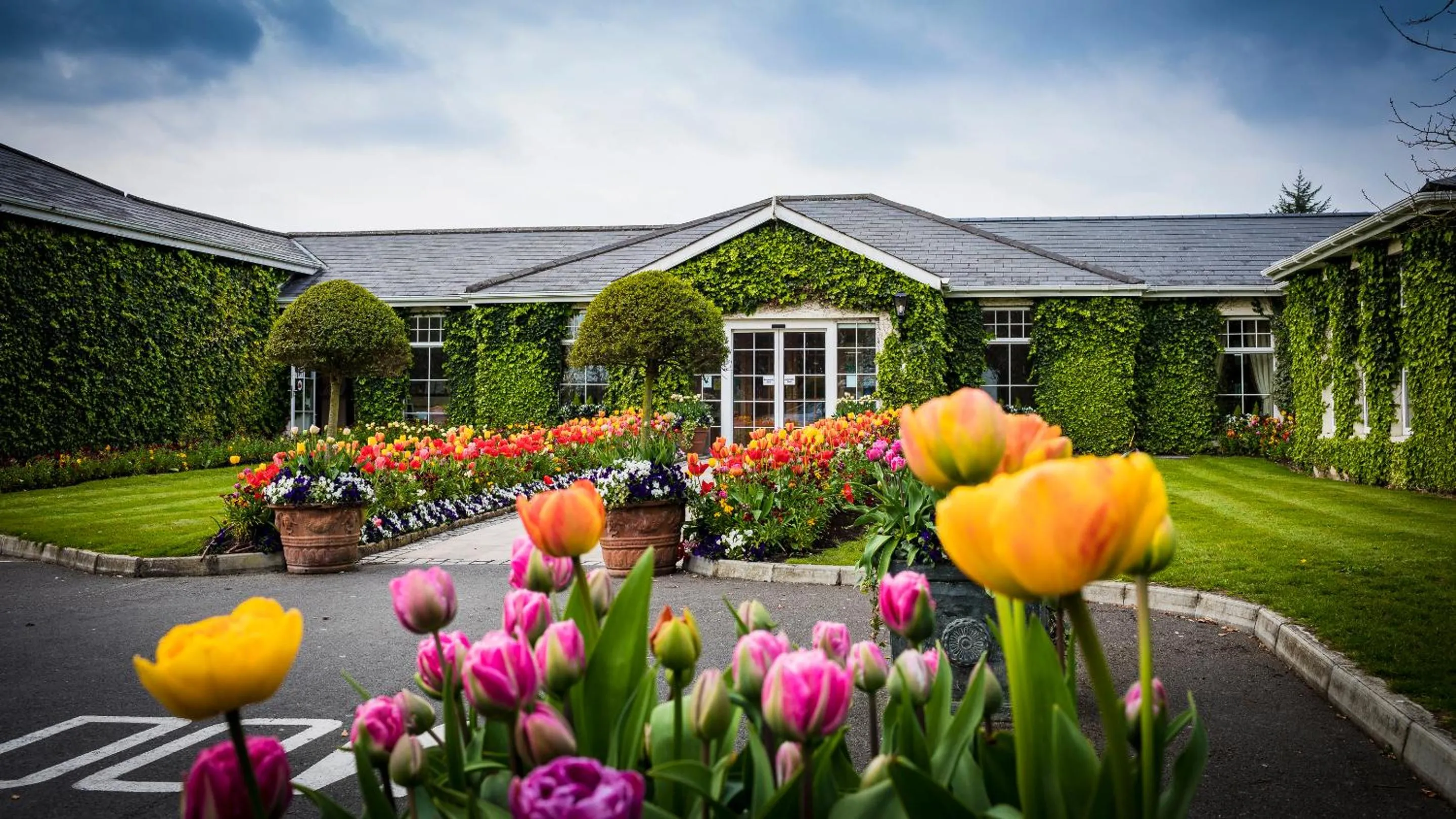 Facade/entrance in The Keadeen Hotel