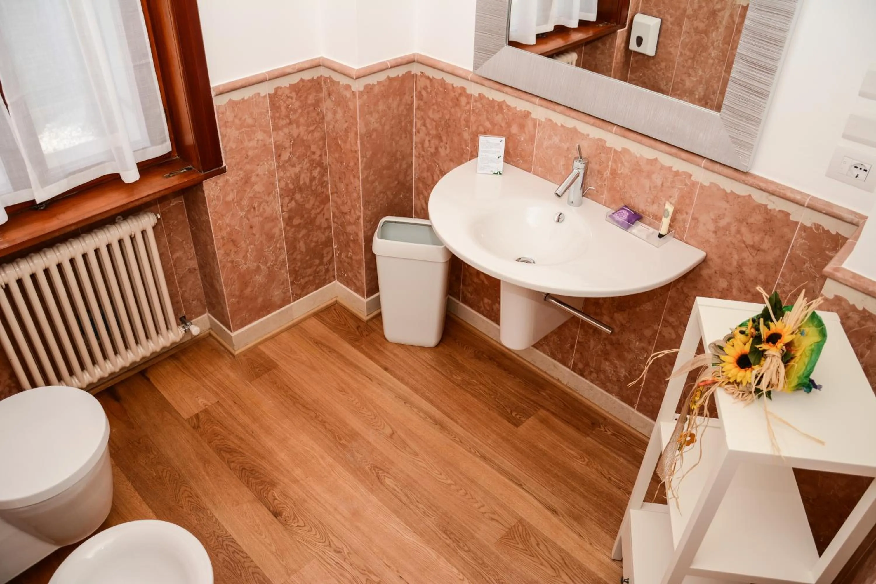 Toilet in Villa Torbole