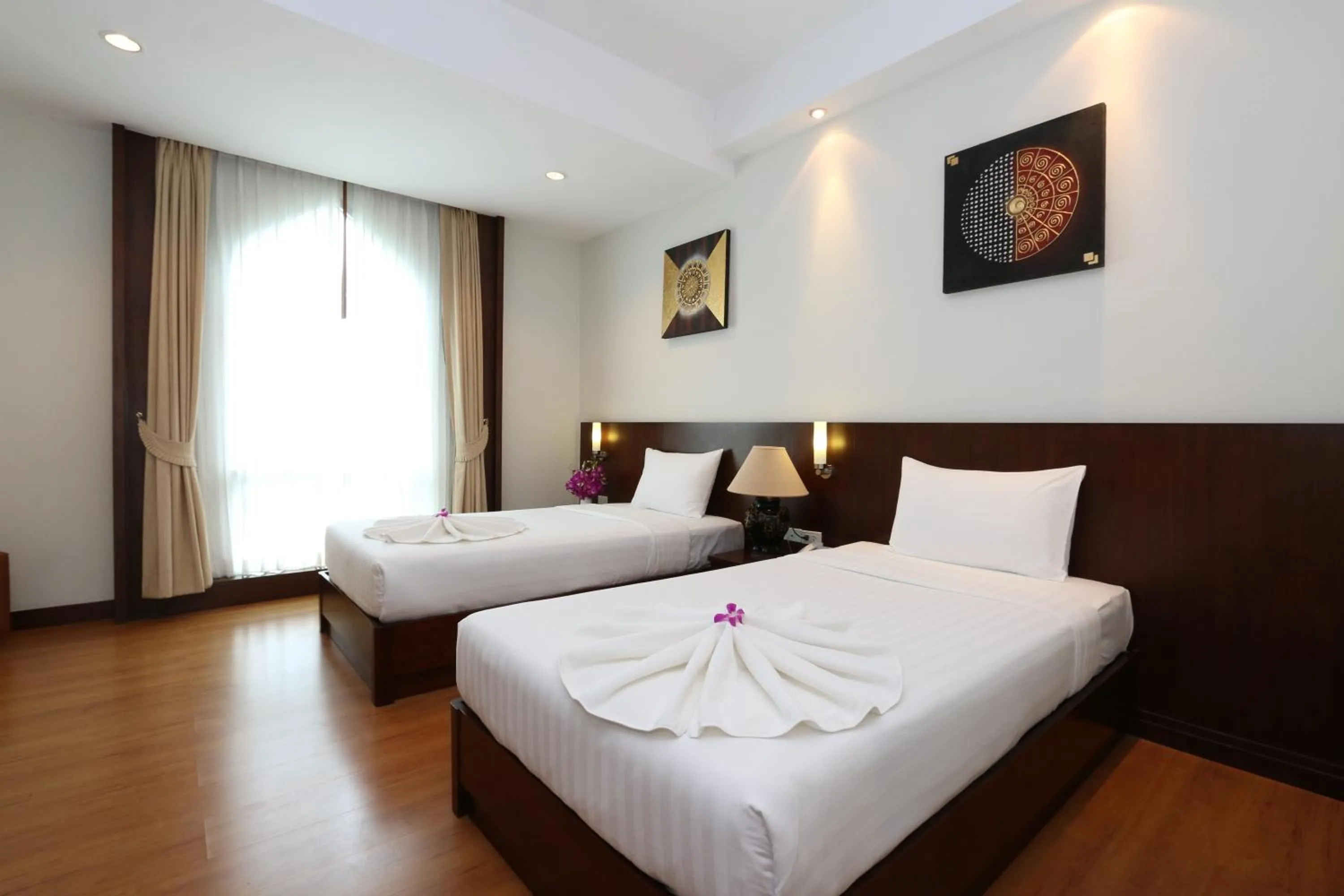 Photo of the whole room, Bed in Grande Southern Hotel