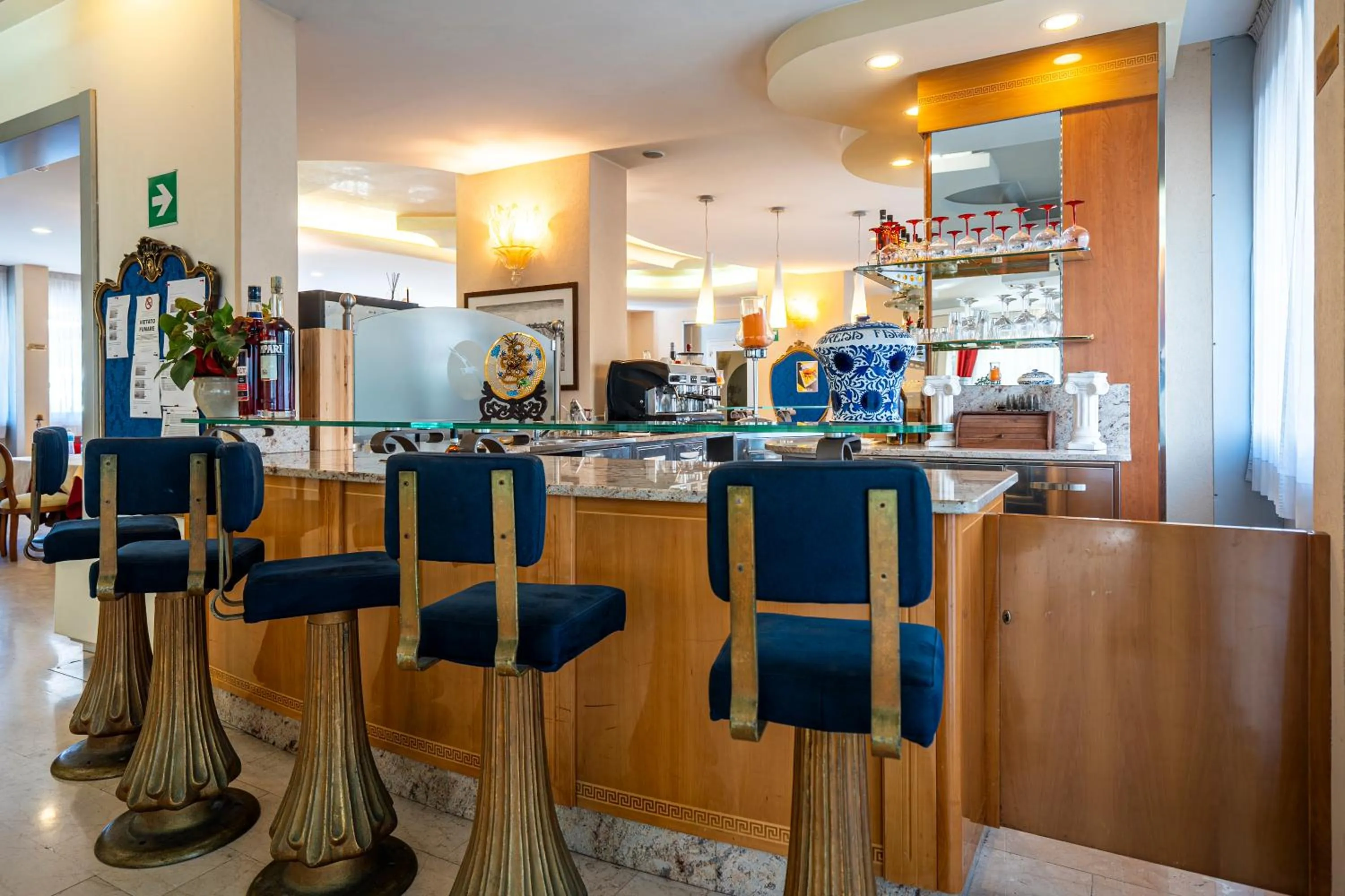 Restaurant/places to eat in Hotel Albatros