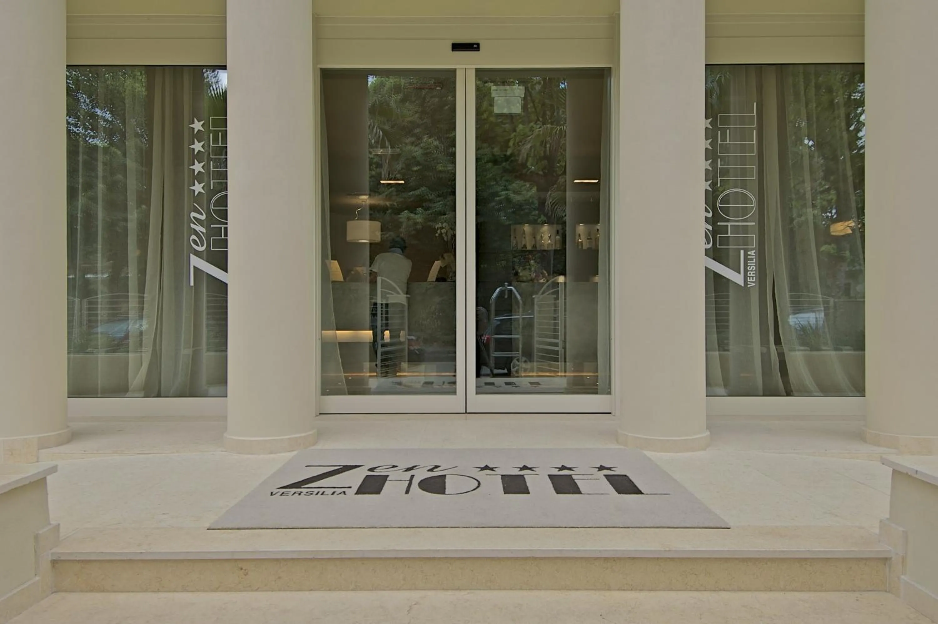 Facade/entrance in Zen Hotel Versilia