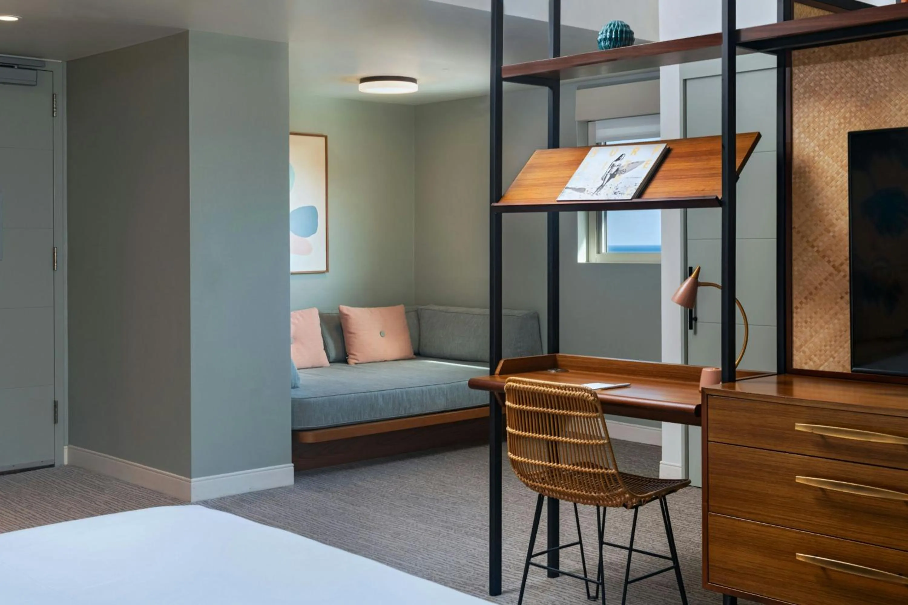 Photo of the whole room, Bed in The Laylow Waikiki, Autograph Collection