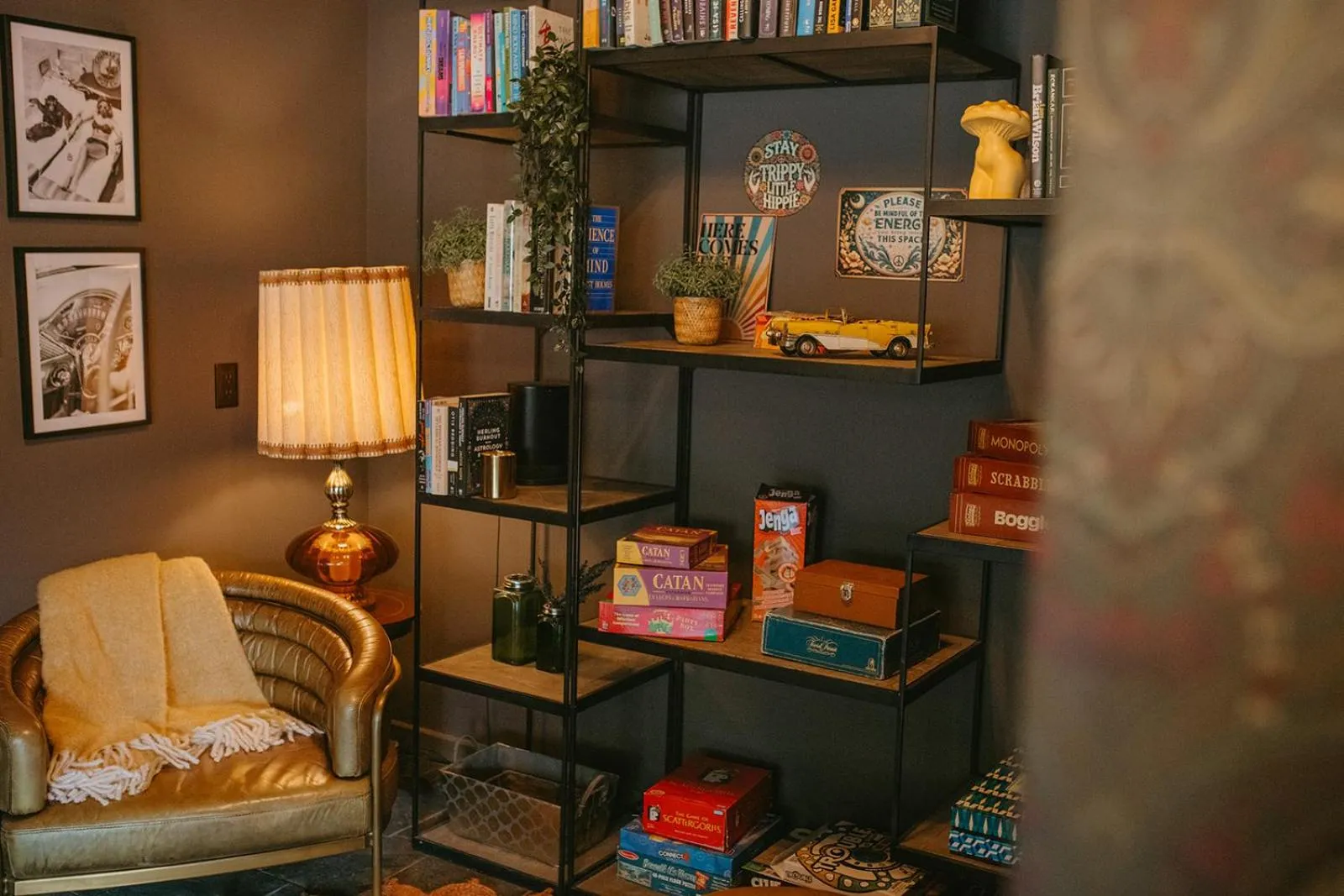 Library in Creekside Villa