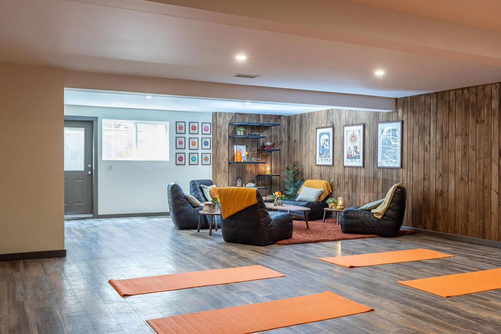 Communal lounge/ TV room in Creekside Villa