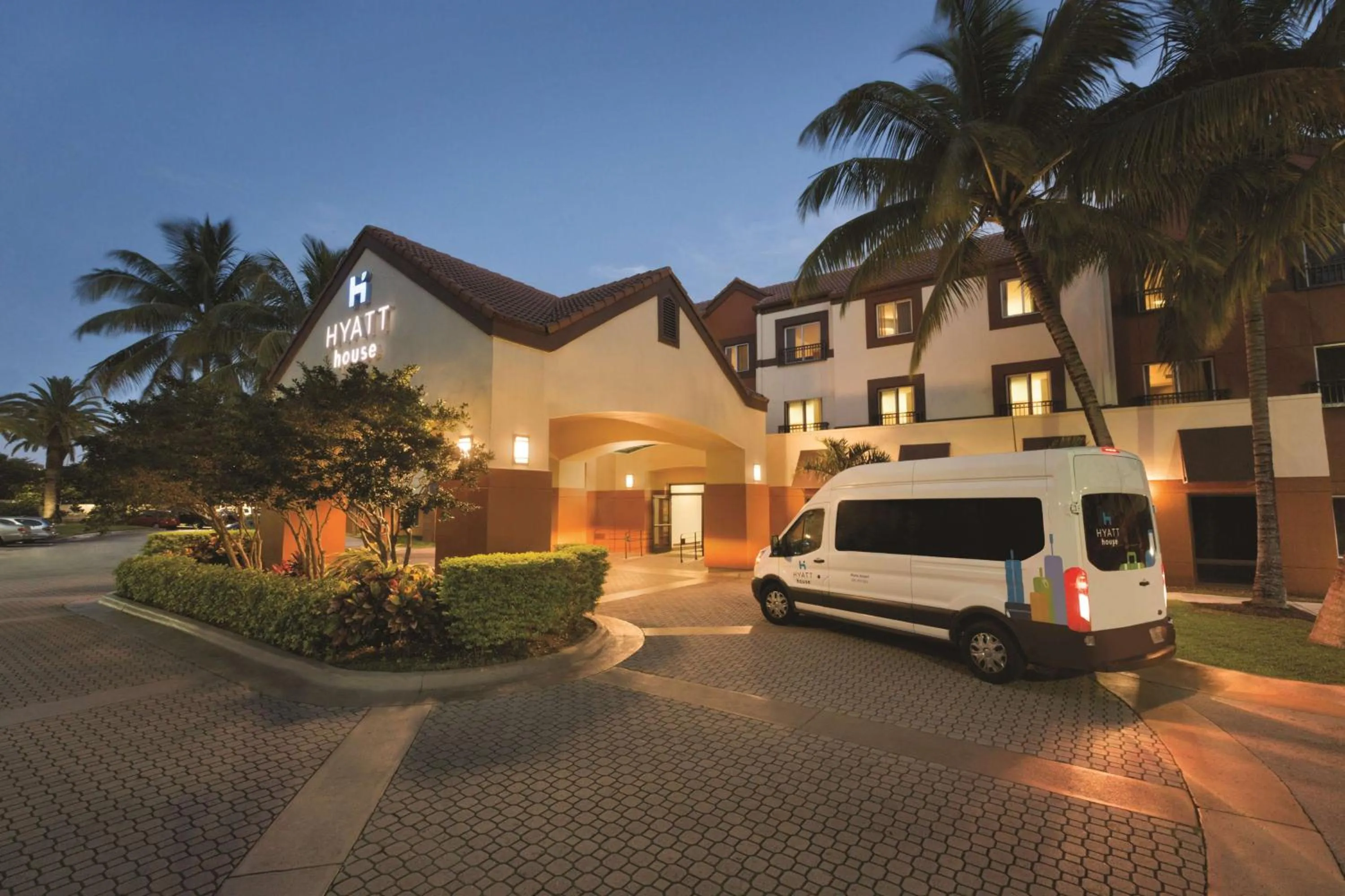 Property building in Hyatt House Miami Airport