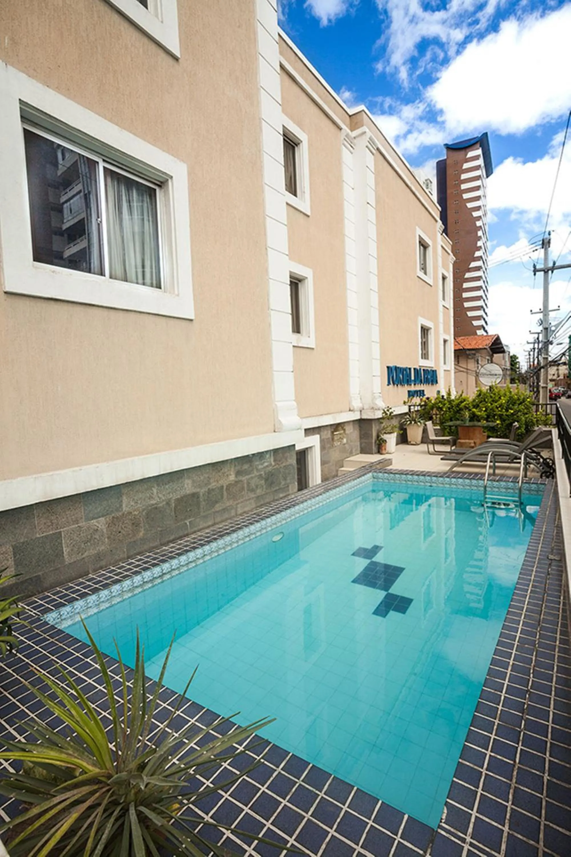 Property building in Portal Da Praia Hotel