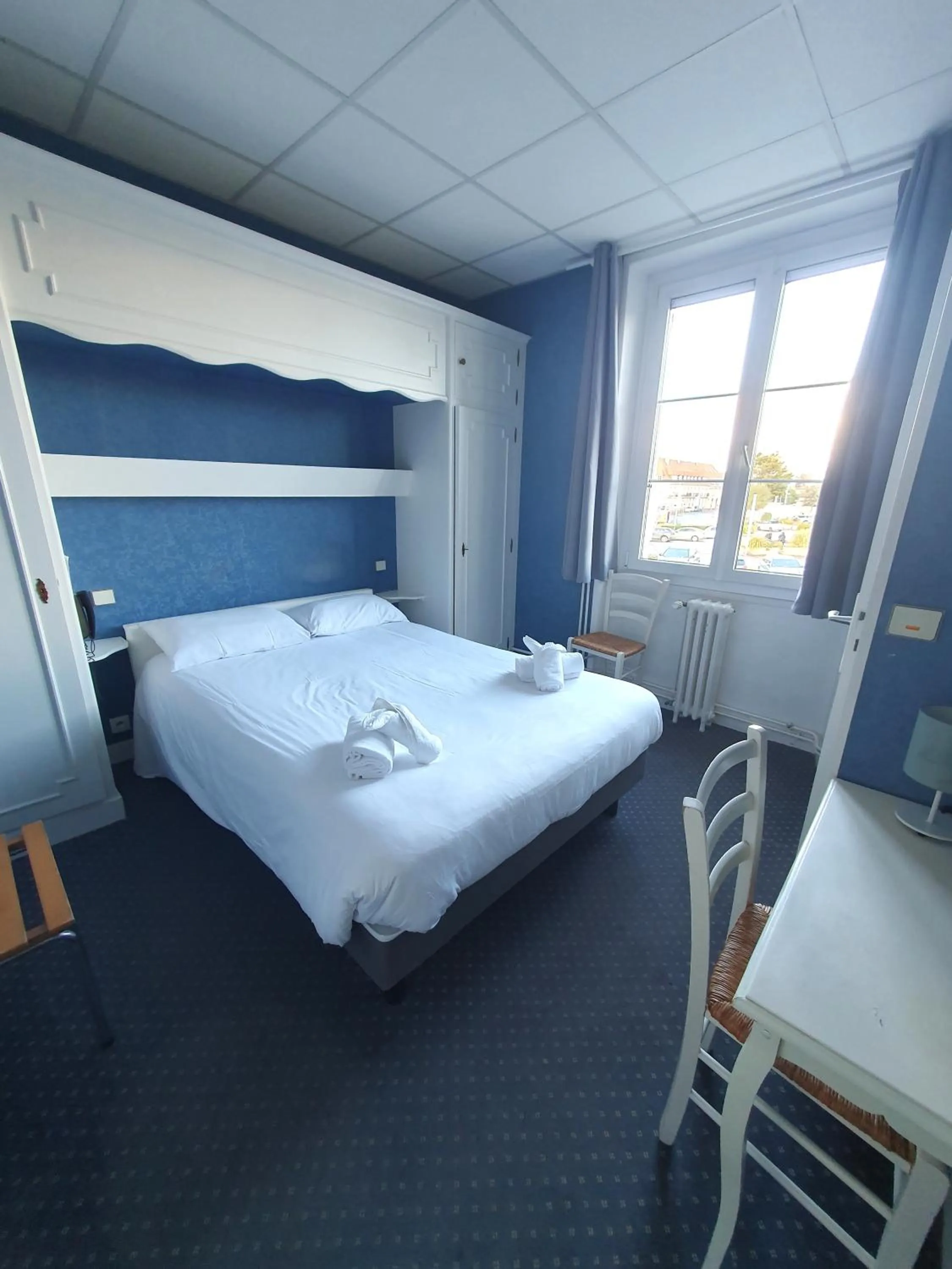 Bed in Hôtel Le Phare