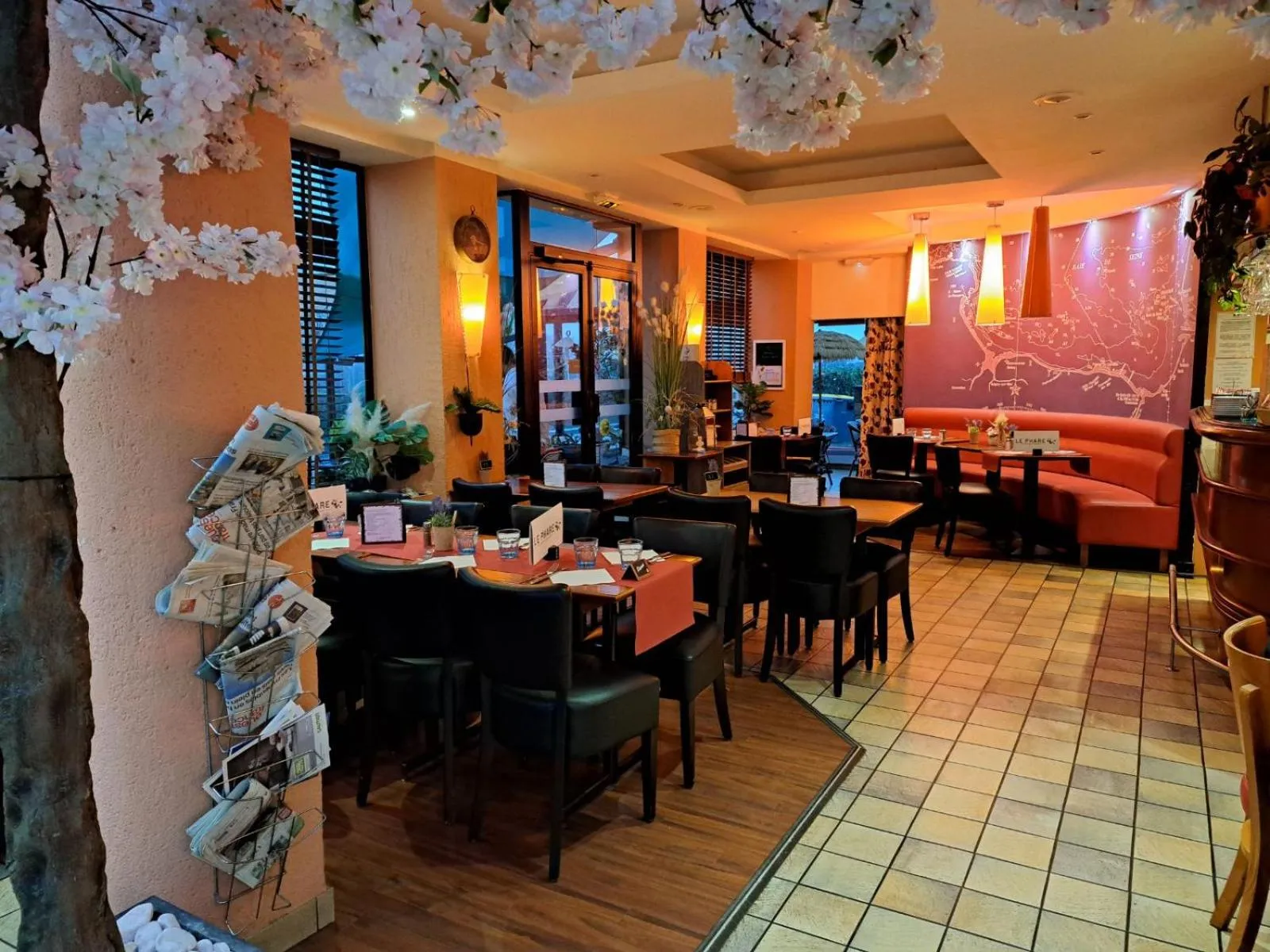 Restaurant/places to eat in Hôtel Le Phare