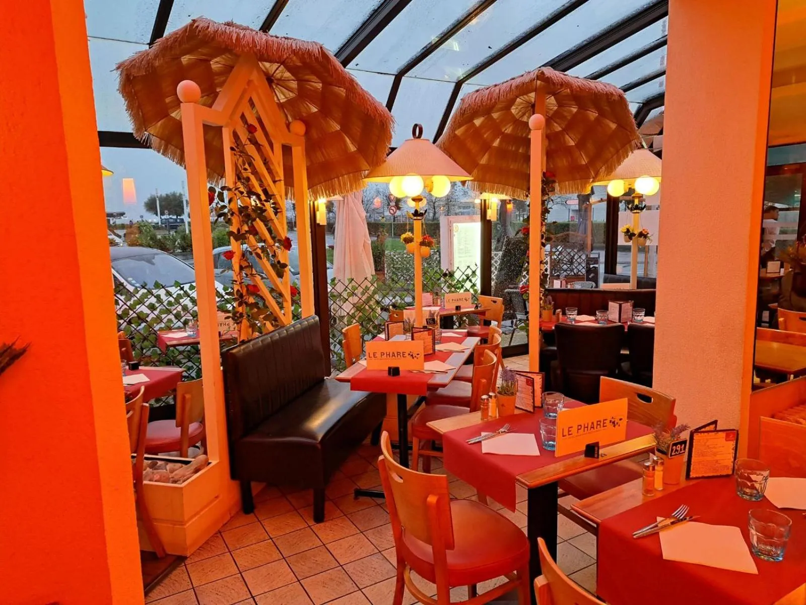 Restaurant/places to eat in Hôtel Le Phare