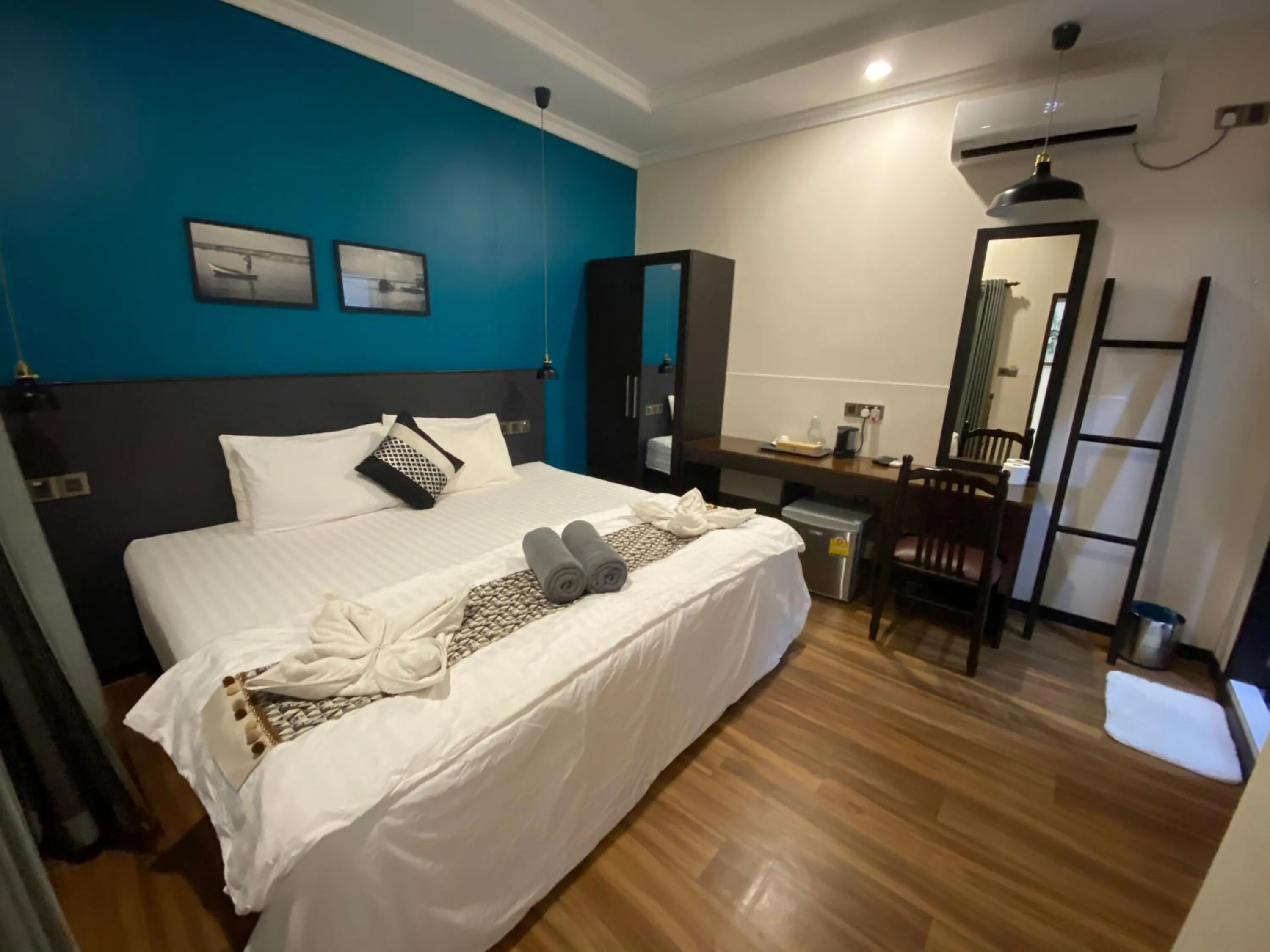 Decorative detail, Bed in Beach Veli