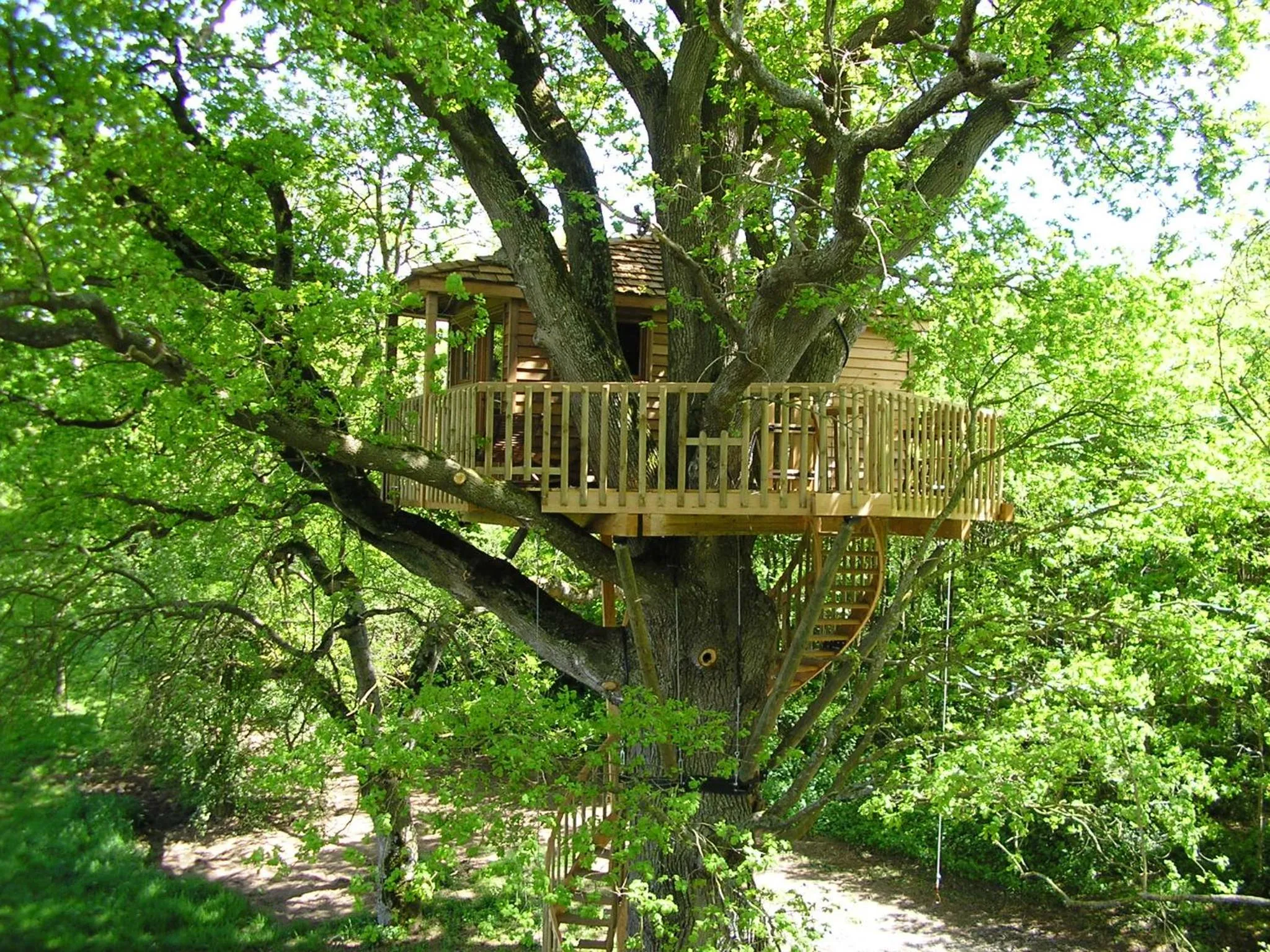 Cabanes et chambre à la Bernardiere