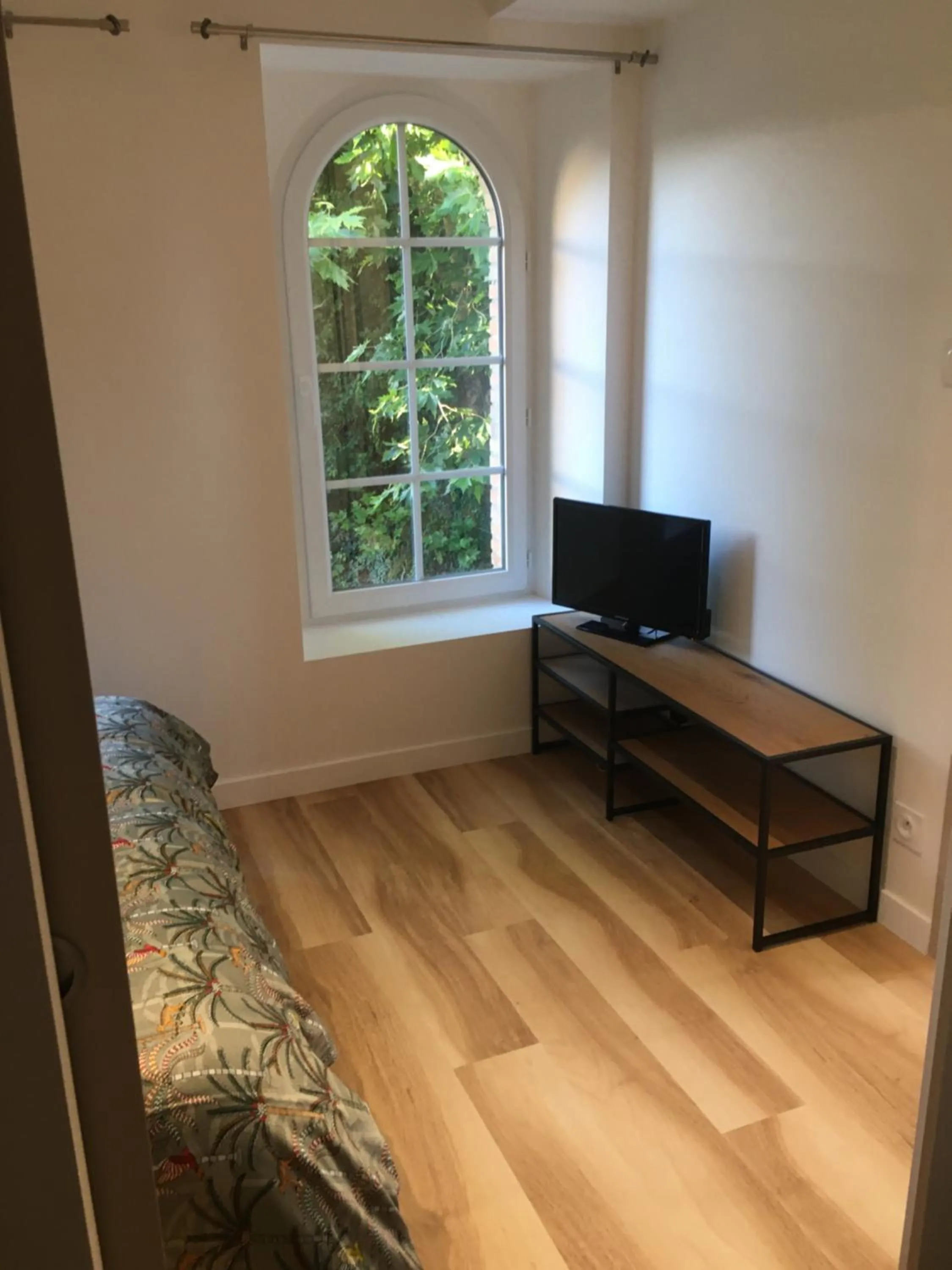 Cabanes et chambre à la Bernardiere