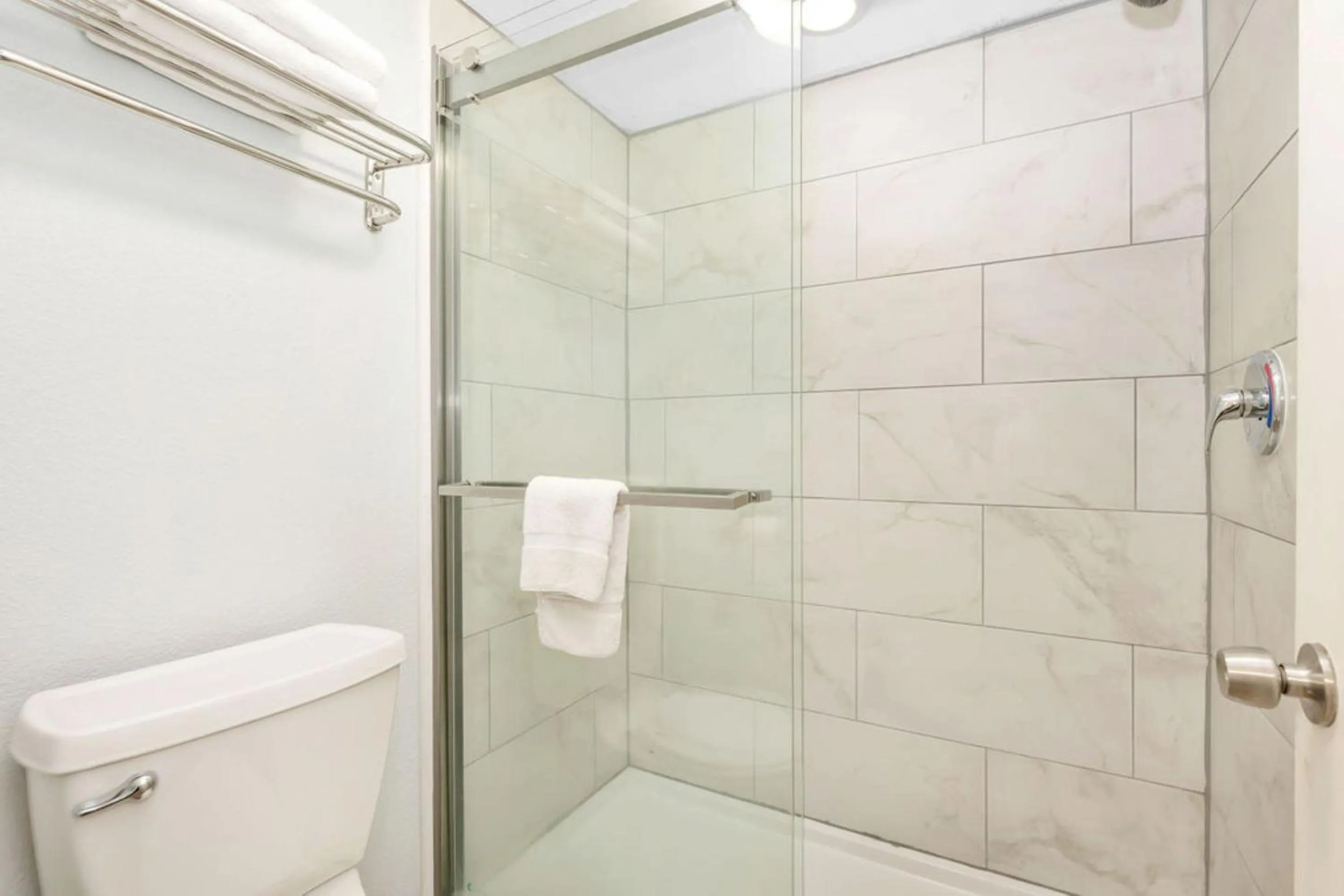 Bathroom in Grove City Travel Inn South Columbus