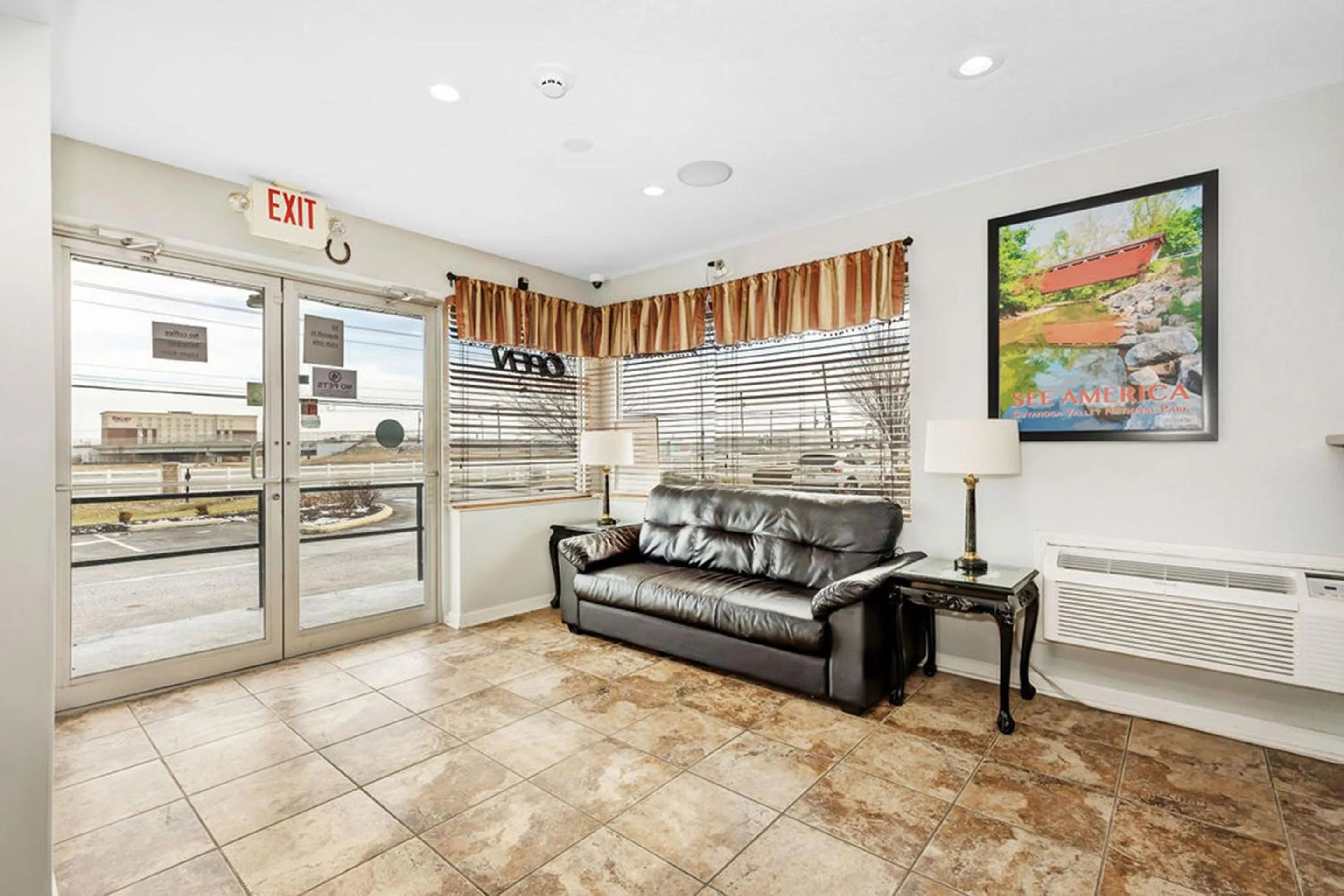 Lobby or reception in Grove City Travel Inn South Columbus