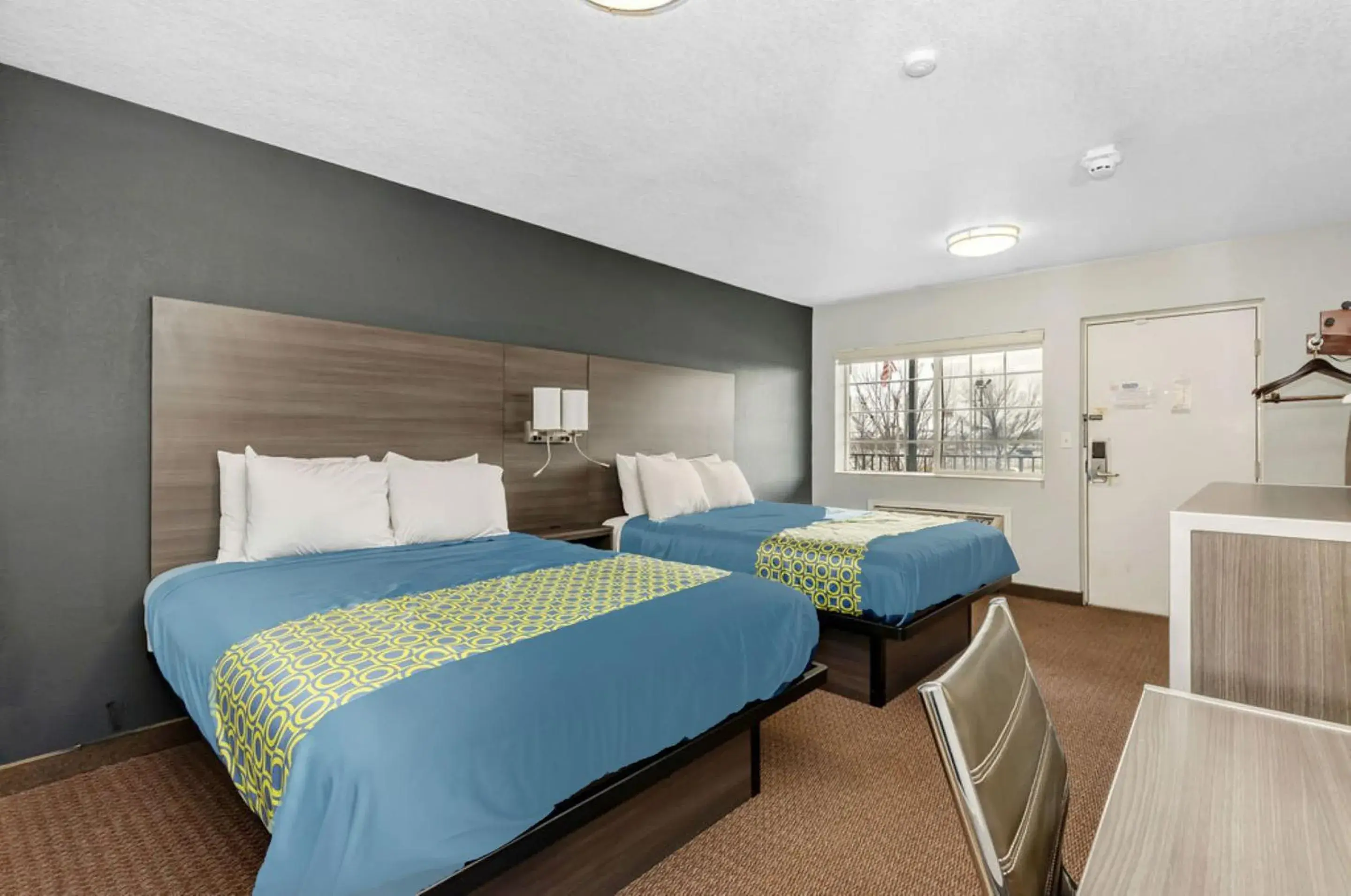 2 Queen Bed Smoking in Grove City Travel Inn South Columbus 2 Queen Bed Smoking in Grove City Travel Inn South Columbus