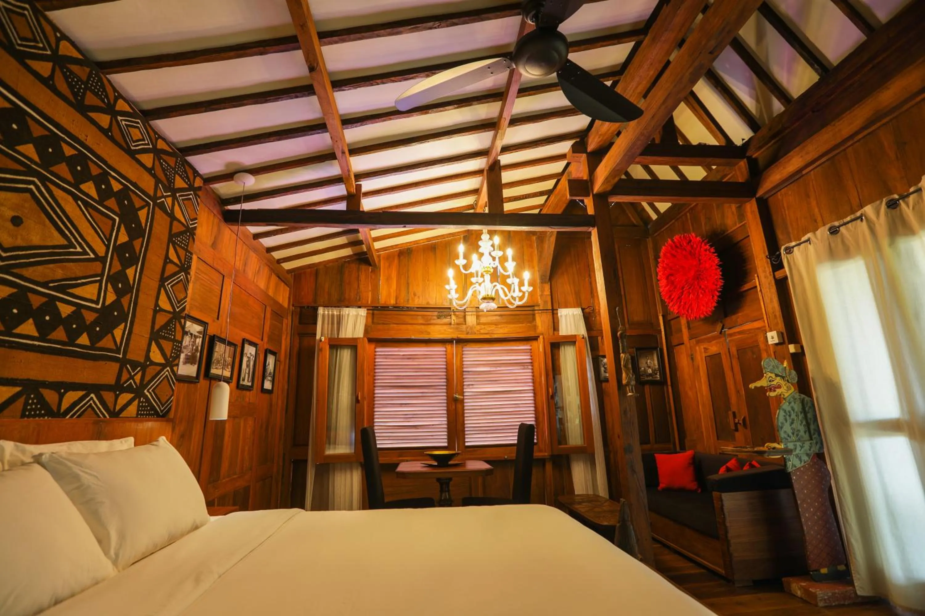 Photo of the whole room in Joglo Exotico