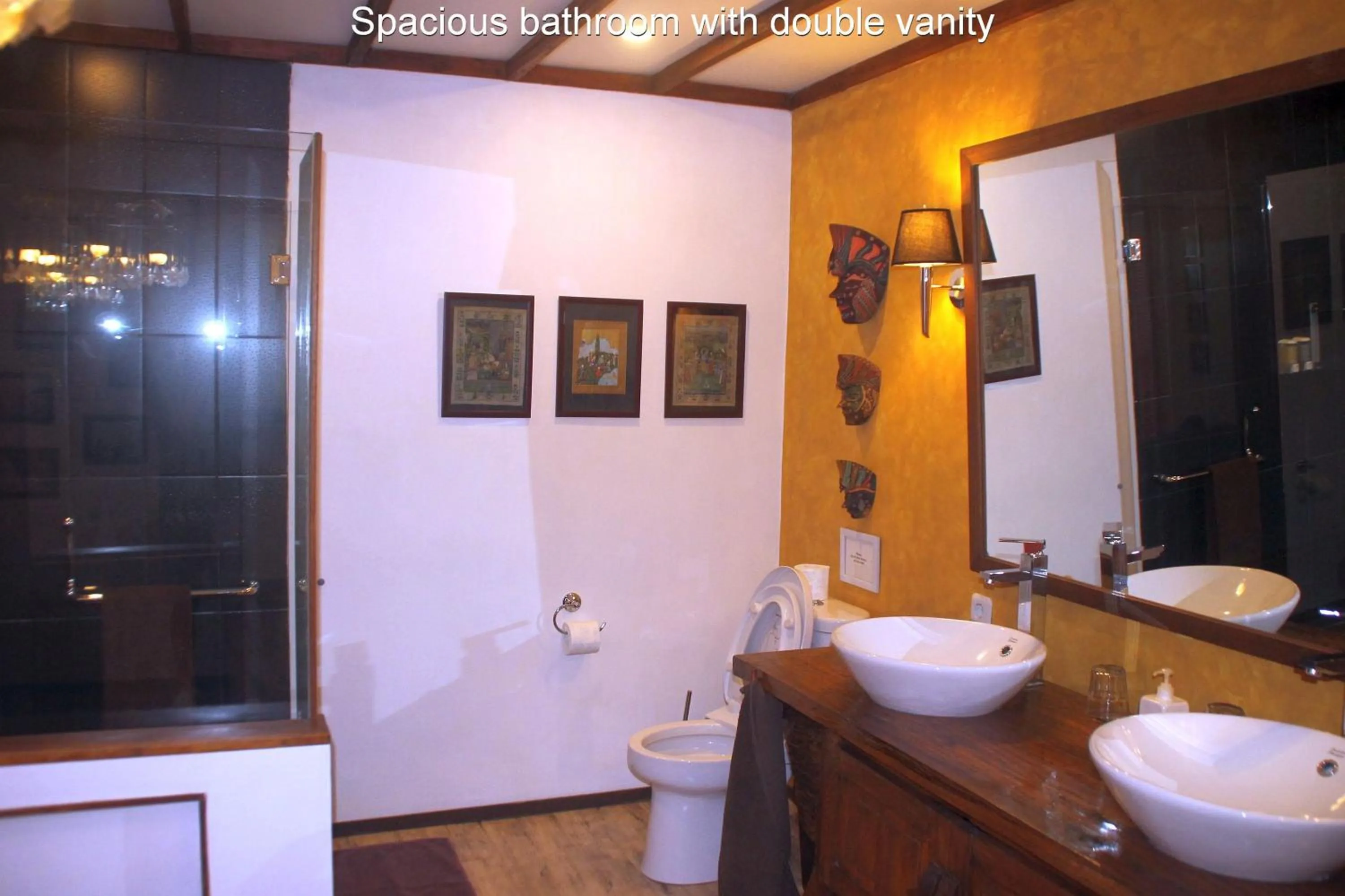 Toilet in Joglo Exotico