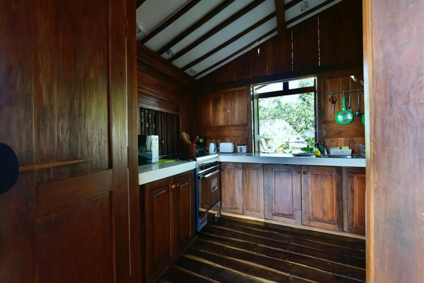 Kitchen or kitchenette in Joglo Exotico