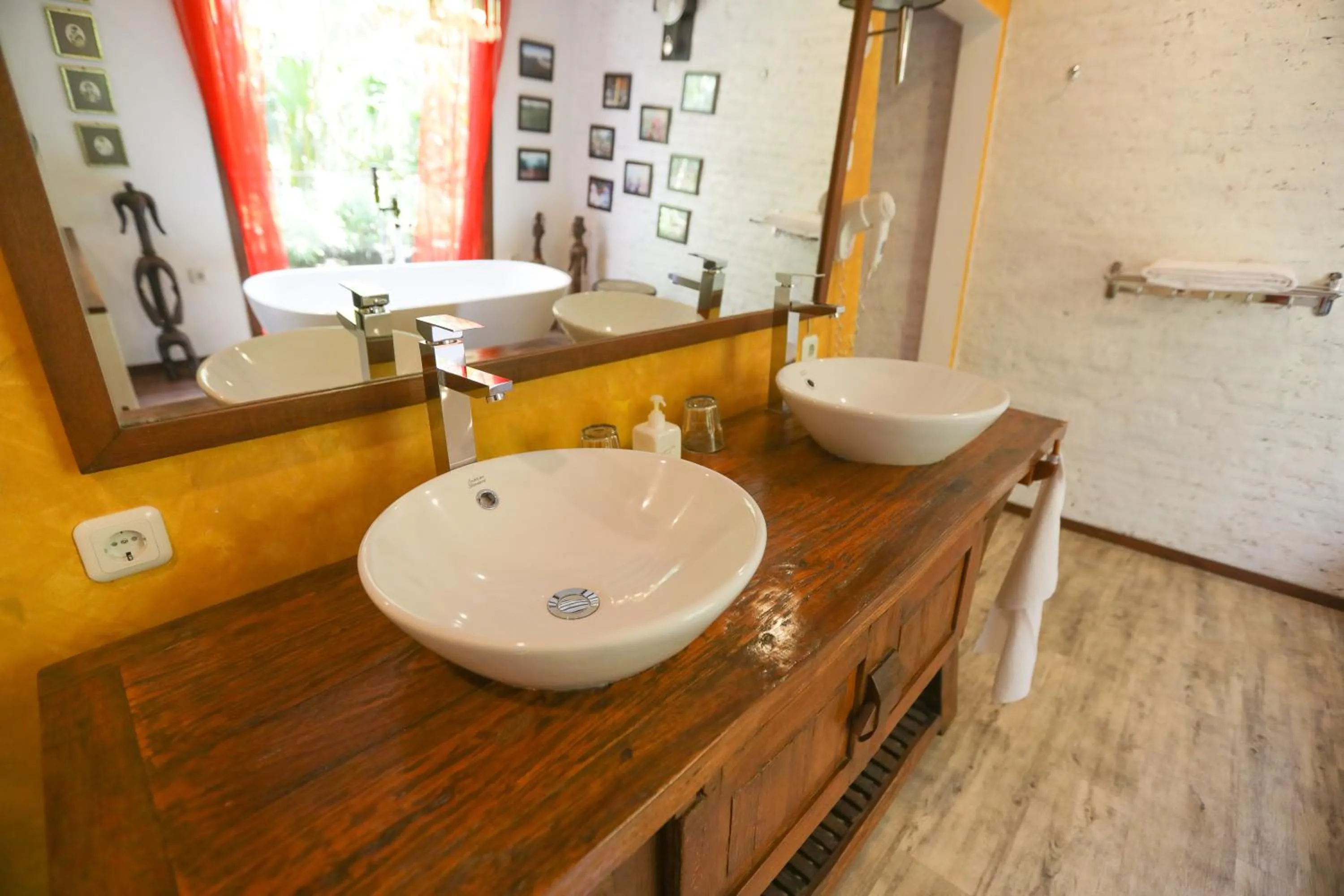 Bathroom in Joglo Exotico