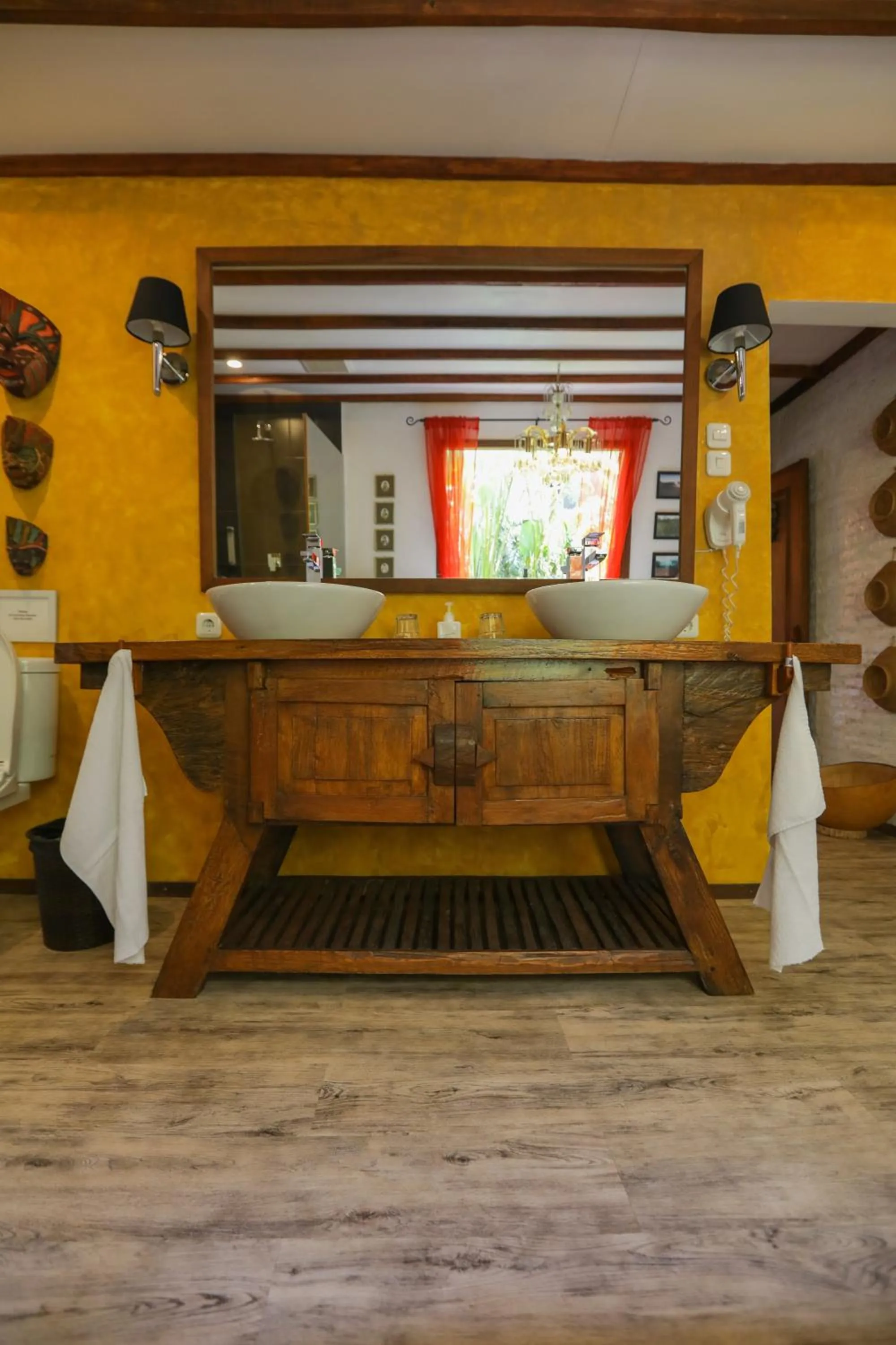 Bathroom in Joglo Exotico