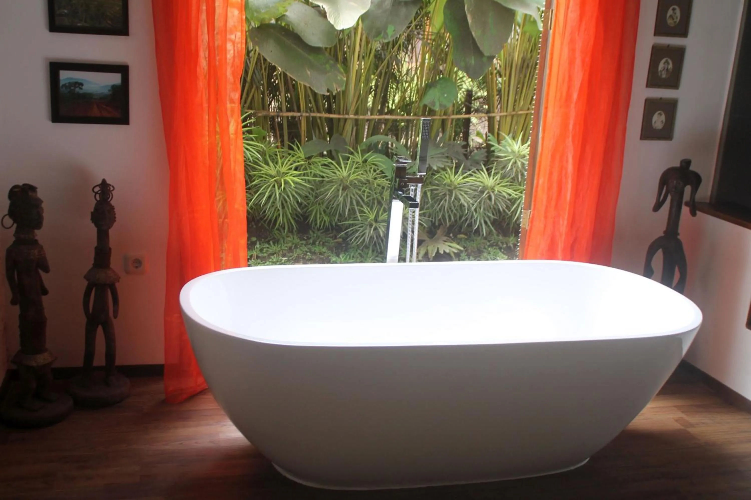 Hot Tub in Joglo Exotico