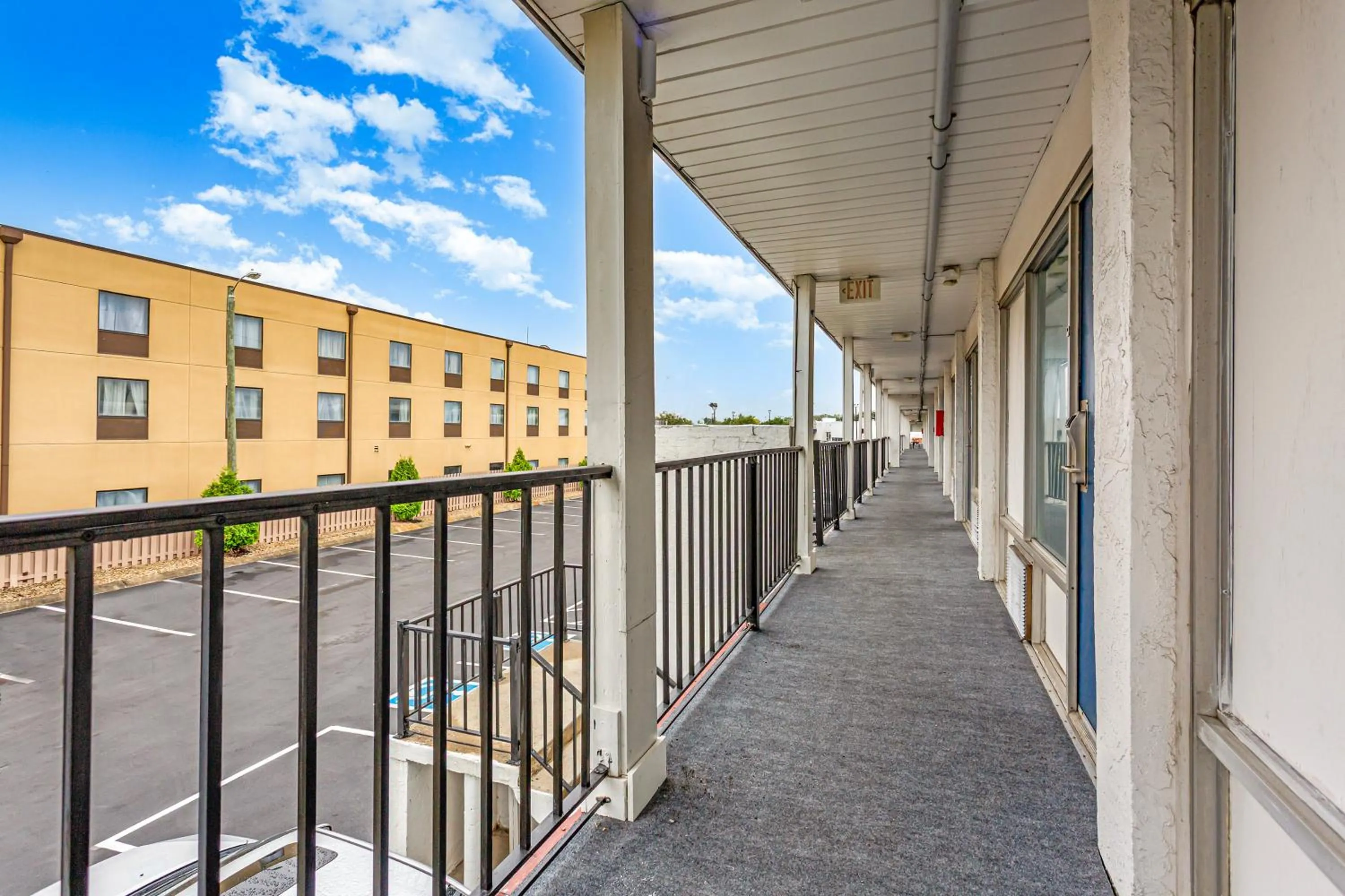 Balcony/Terrace in Relax Inn by OYO Columbus OH I 70