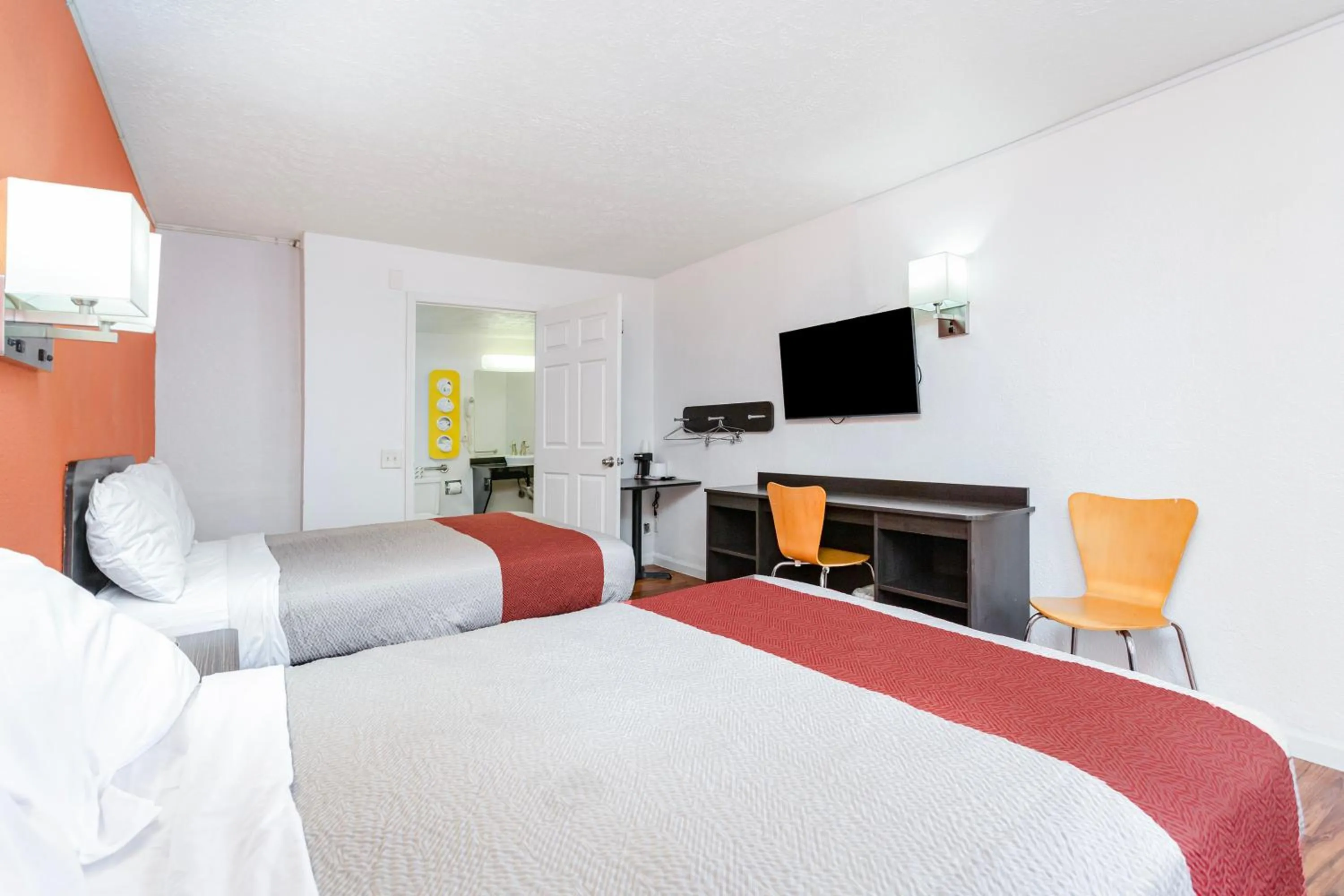 Bedroom, Bed in Relax Inn by OYO Columbus OH I 70