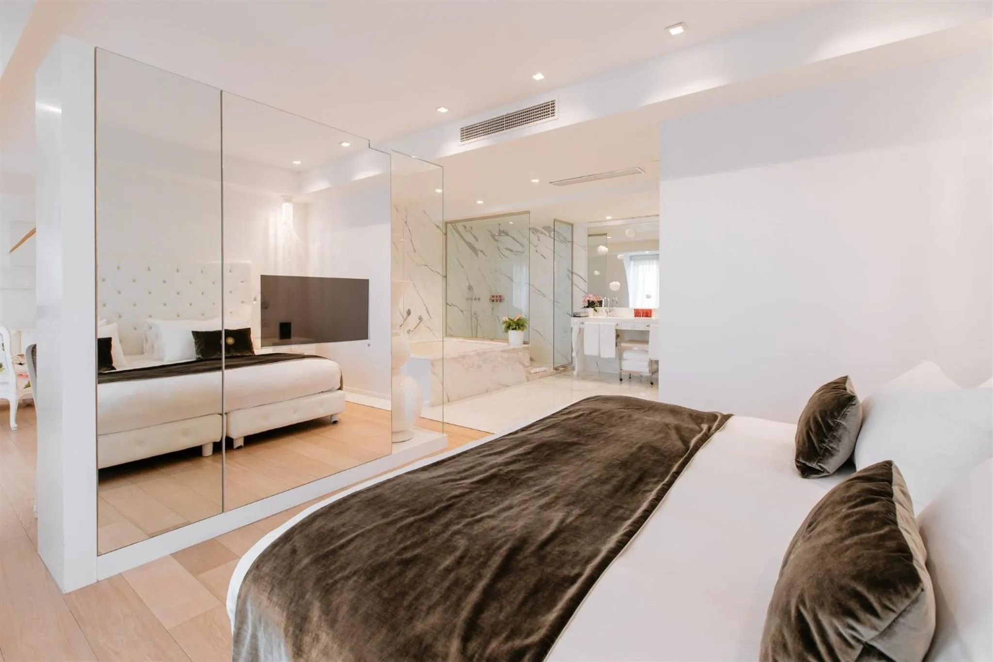 Bed in Boscolo Nice Hotel & Spa