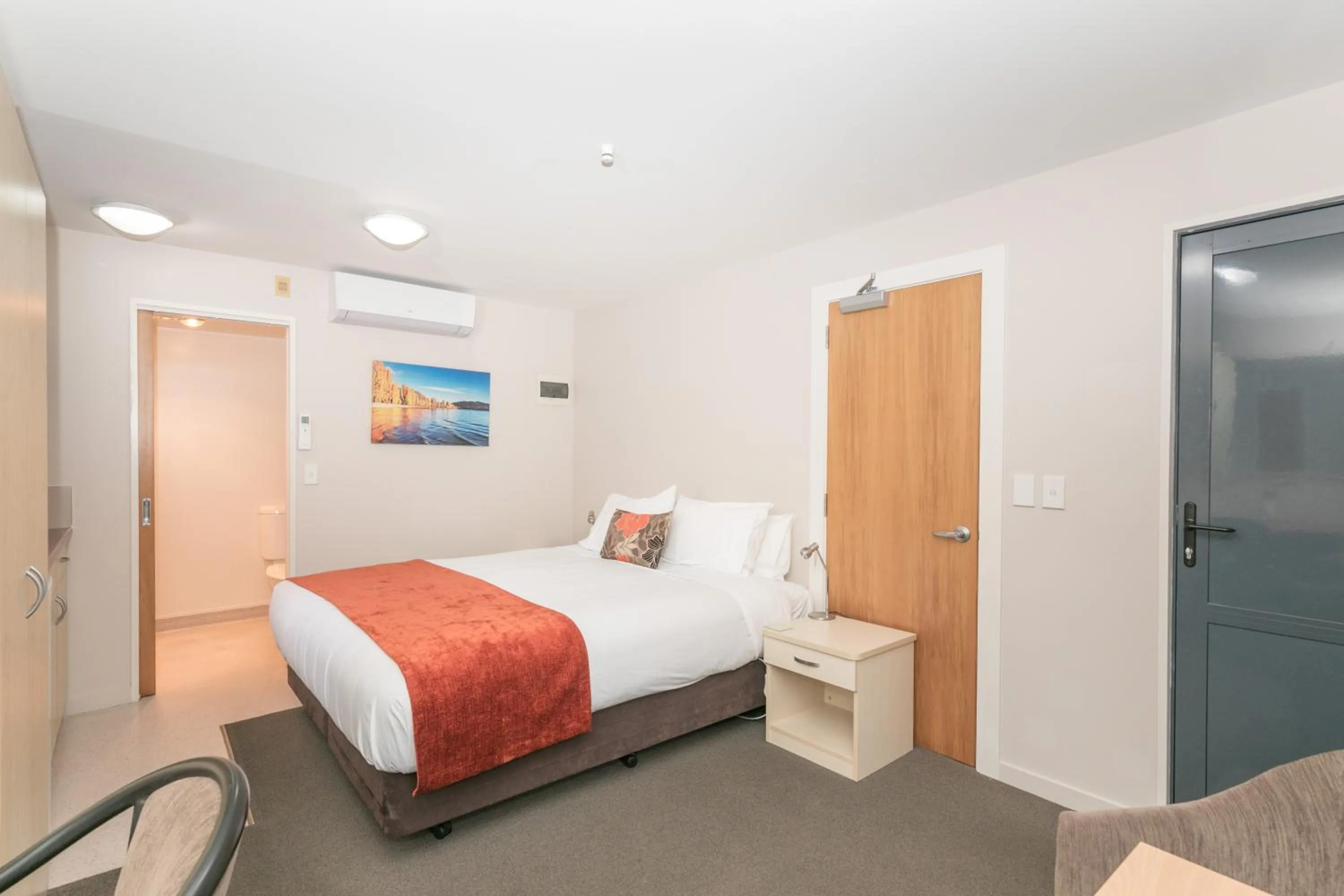 Bed in Bella Vista Motel Lake Wanaka