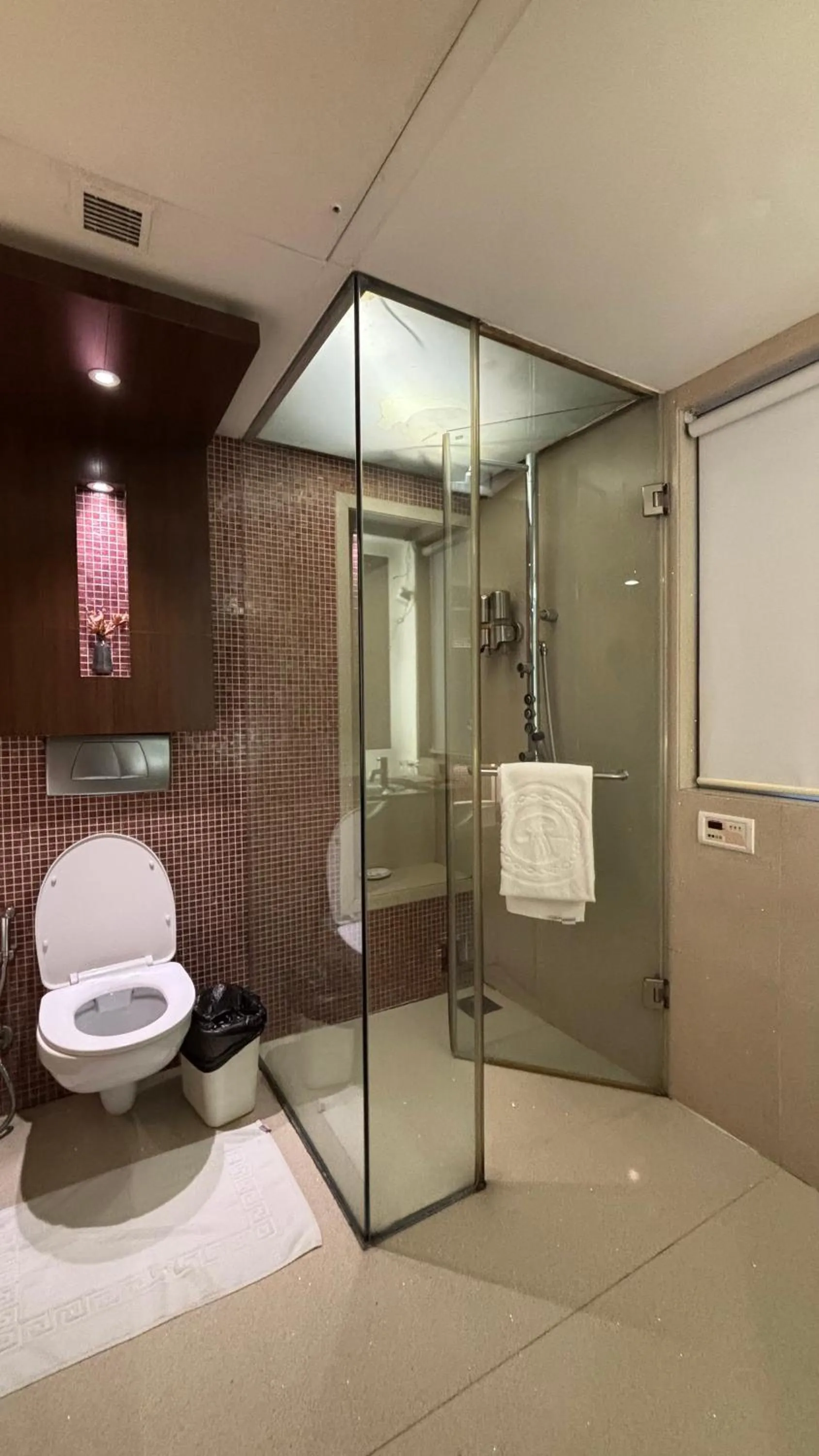 Bathroom in Ramee Guestline Hotel Juhu