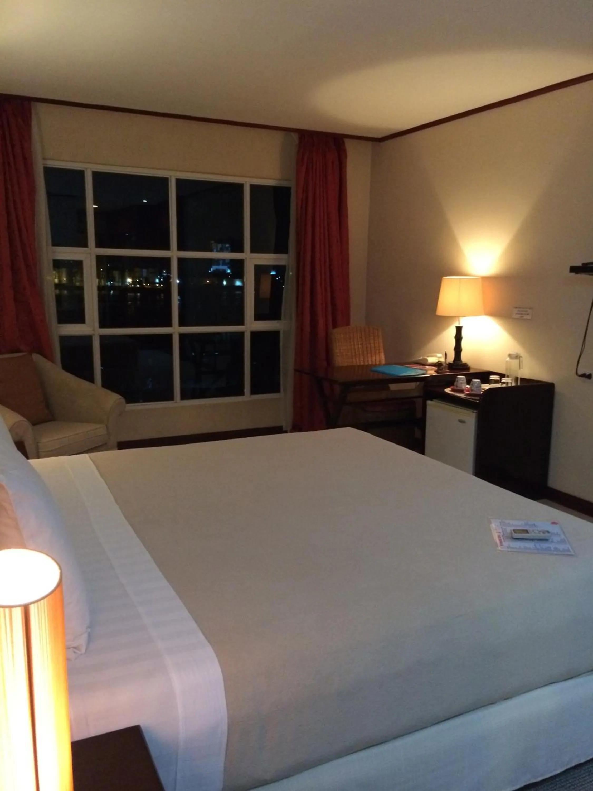 Bed in Cebu Dulcinea Hotel and Suites-MACTAN AIRPORT HOTEL