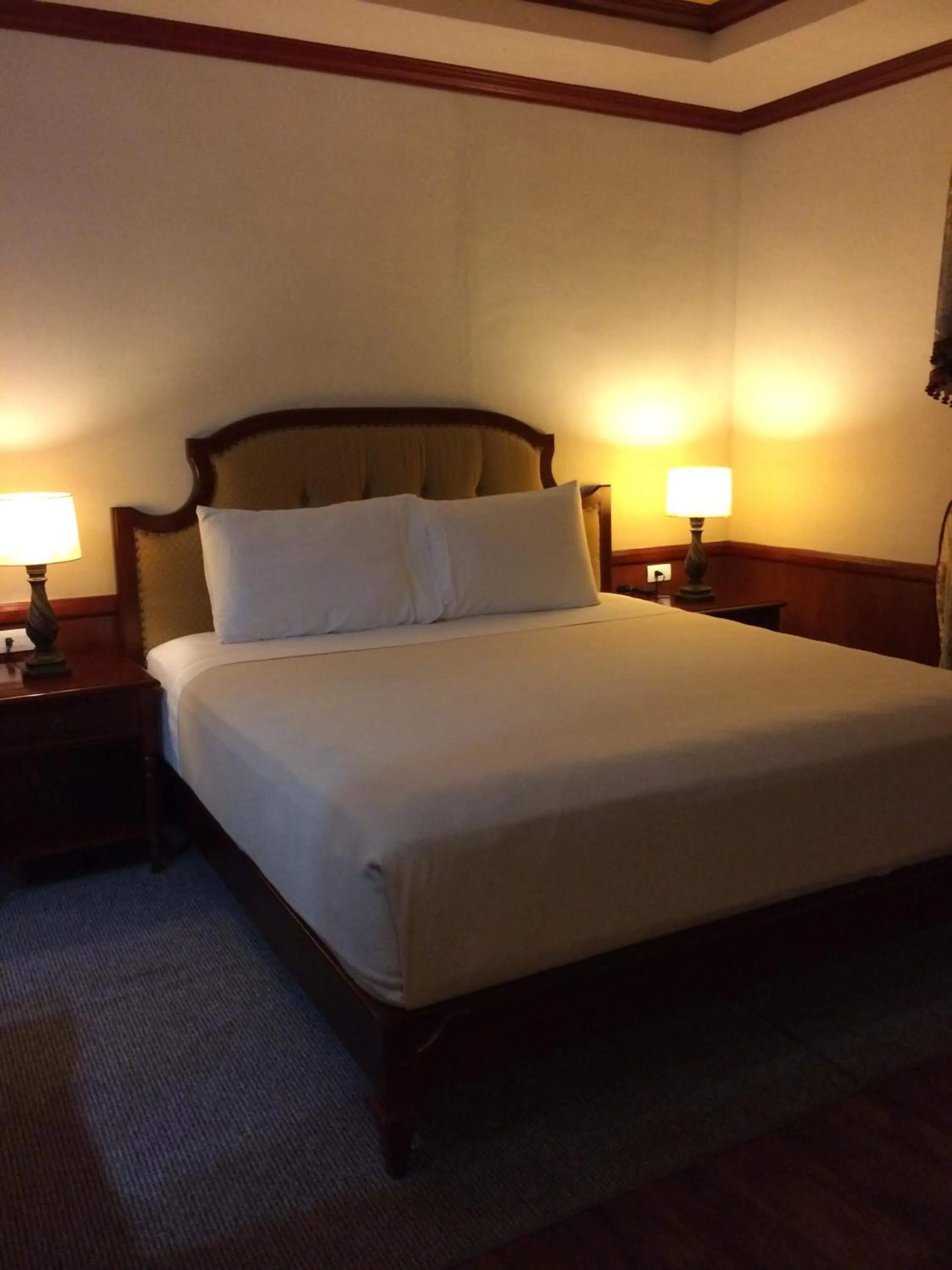 Bed in Cebu Dulcinea Hotel and Suites-MACTAN AIRPORT HOTEL
