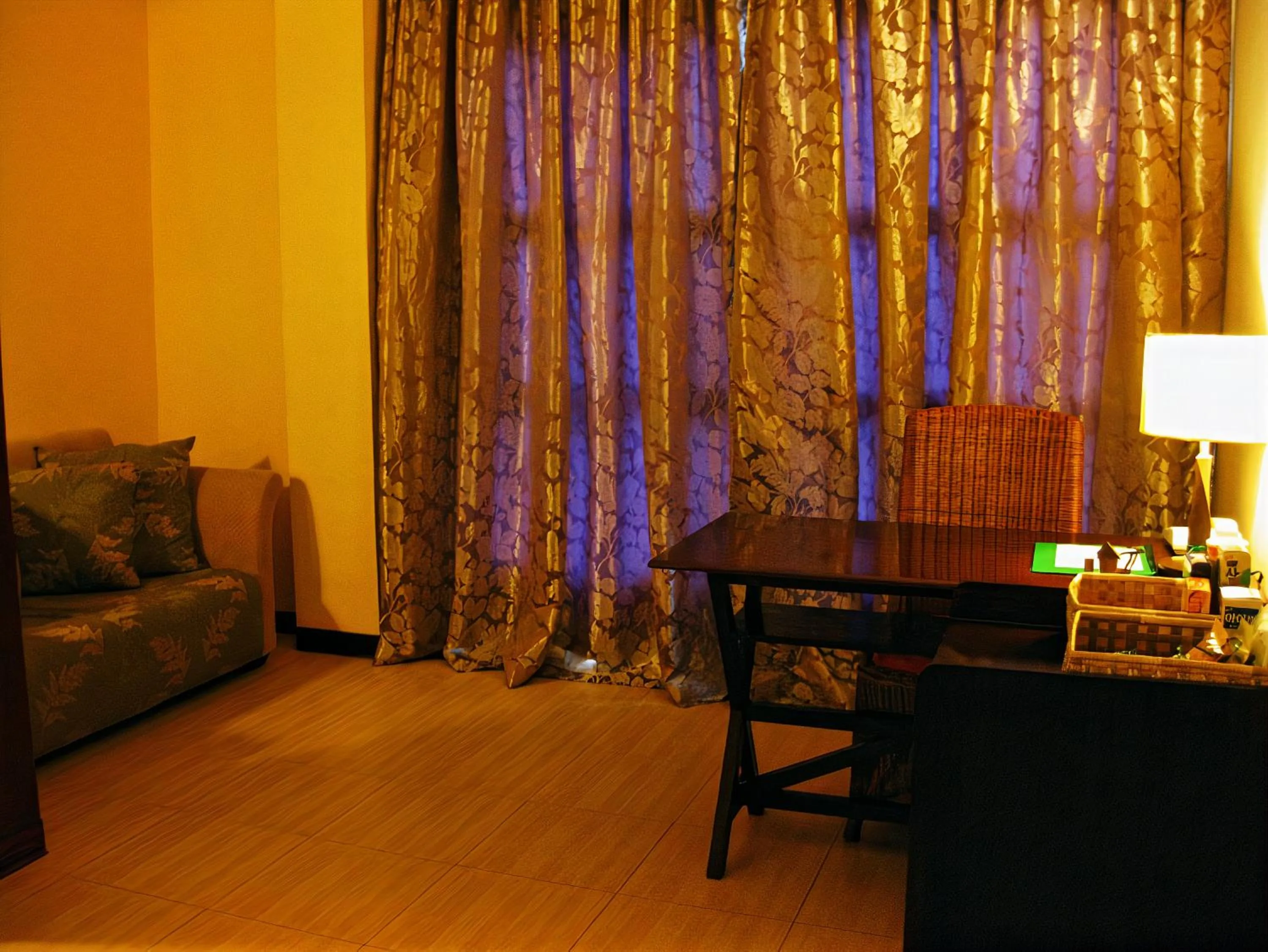 Seating Area in Cebu Dulcinea Hotel and Suites-MACTAN AIRPORT HOTEL