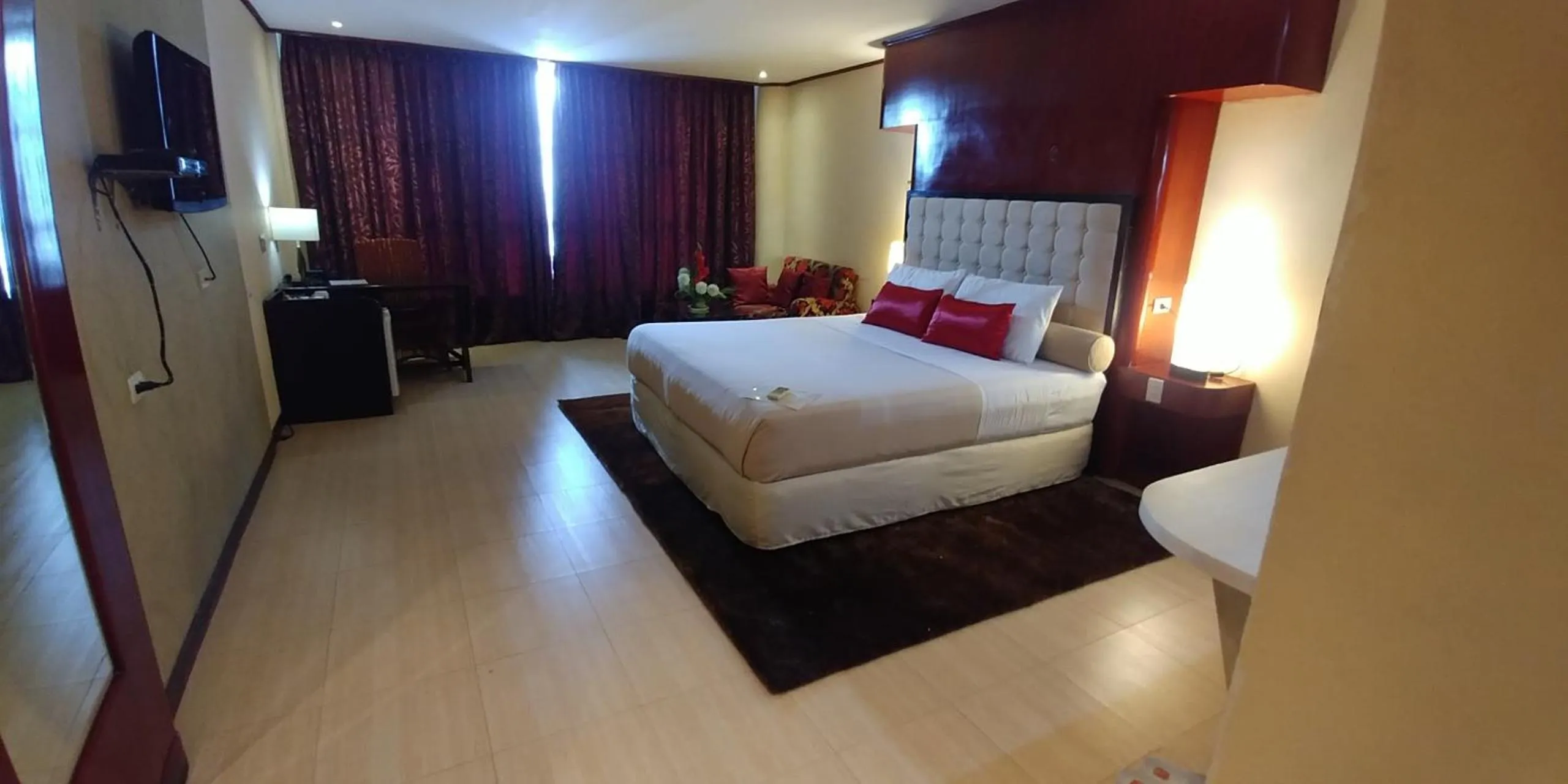 Bed in Cebu Dulcinea Hotel and Suites-MACTAN AIRPORT HOTEL