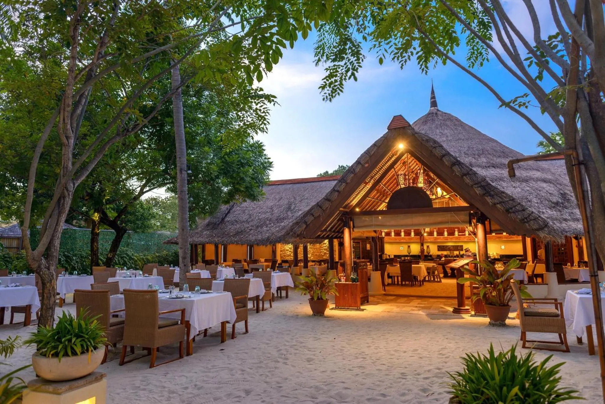 Restaurant/places to eat in Banyan Tree Vabbinfaru