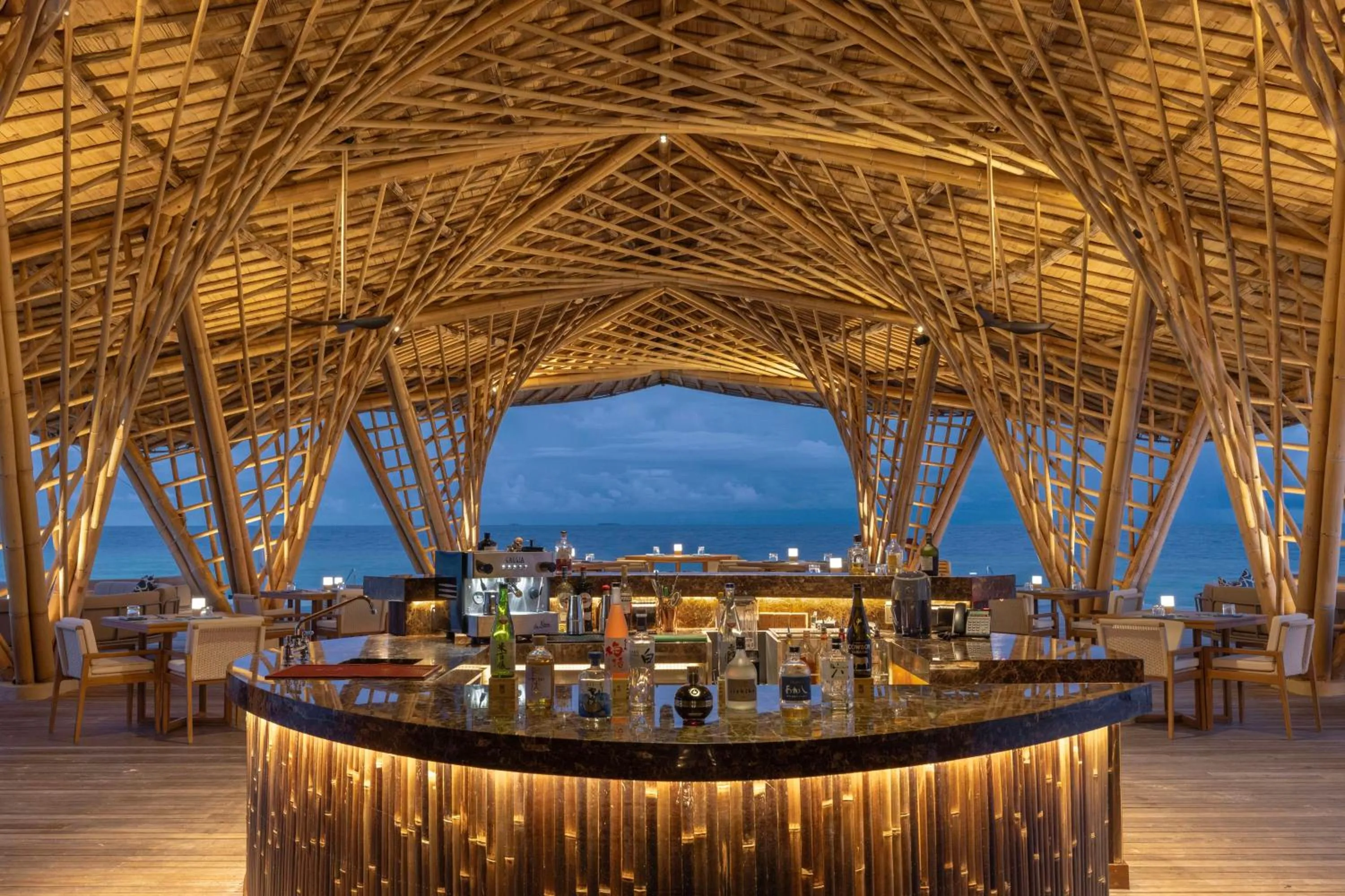 Restaurant/places to eat in Banyan Tree Vabbinfaru