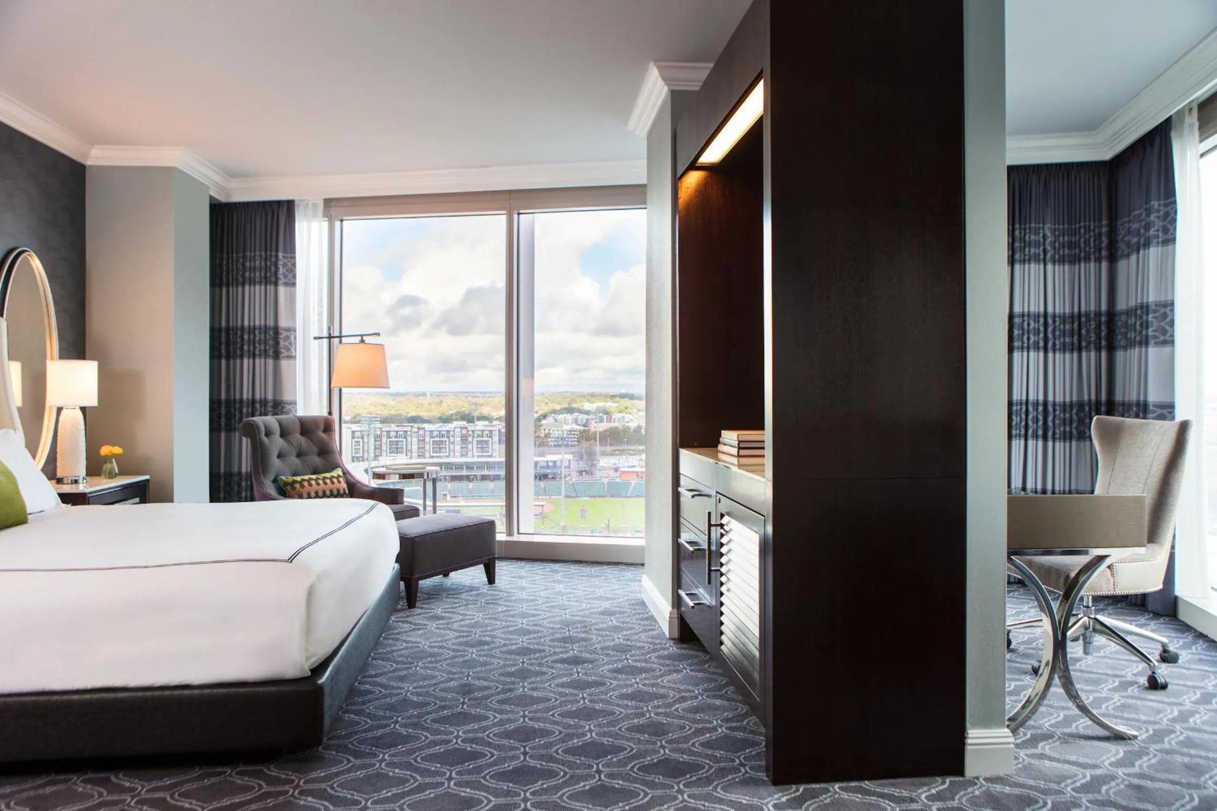 Photo of the whole room, Bed in Kimpton Tryon Park Hotel by IHG