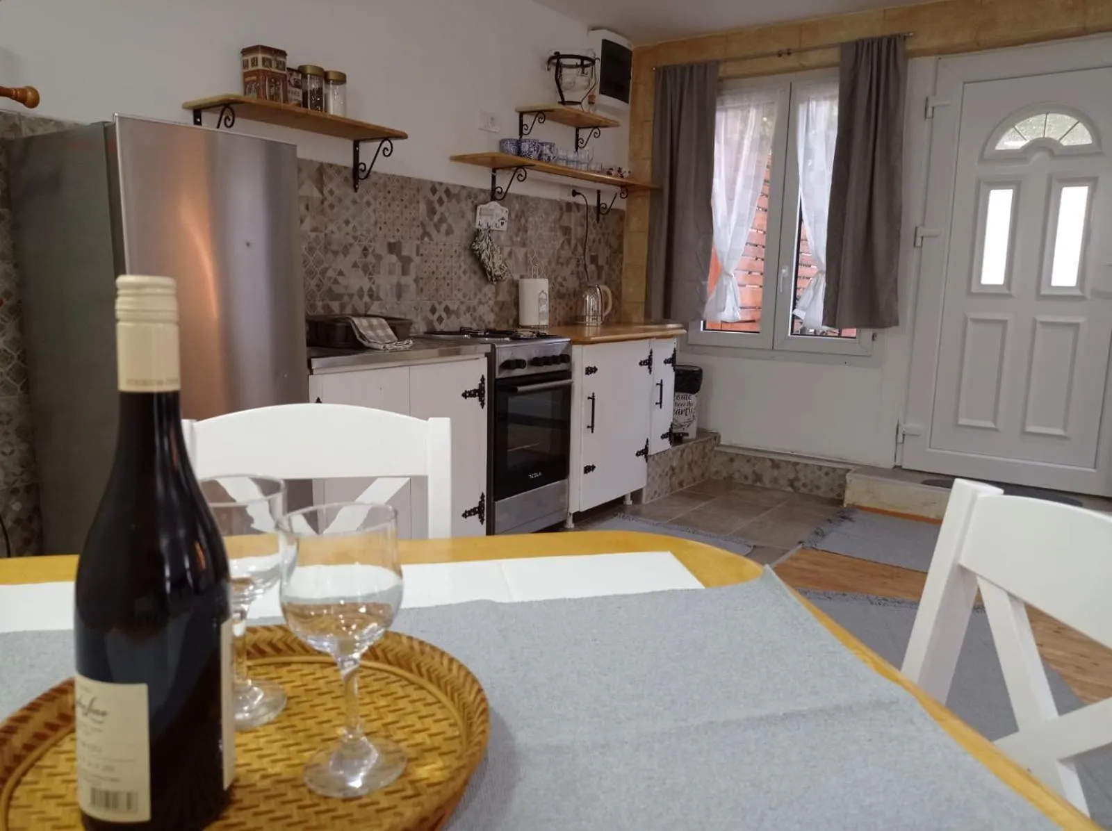 Dining area in Meda Apartment