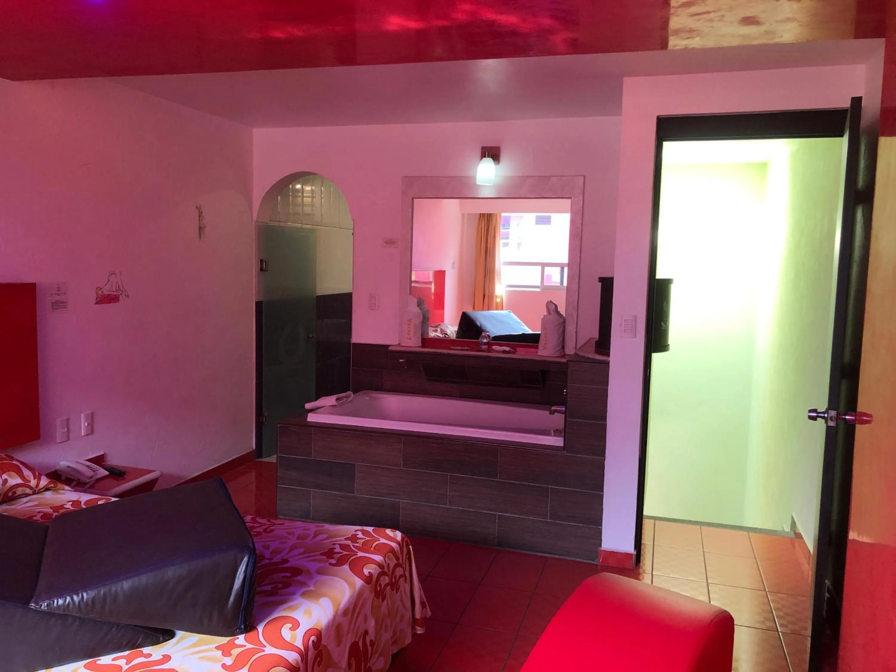 Bedroom, Bed in Hotel & Villas 7