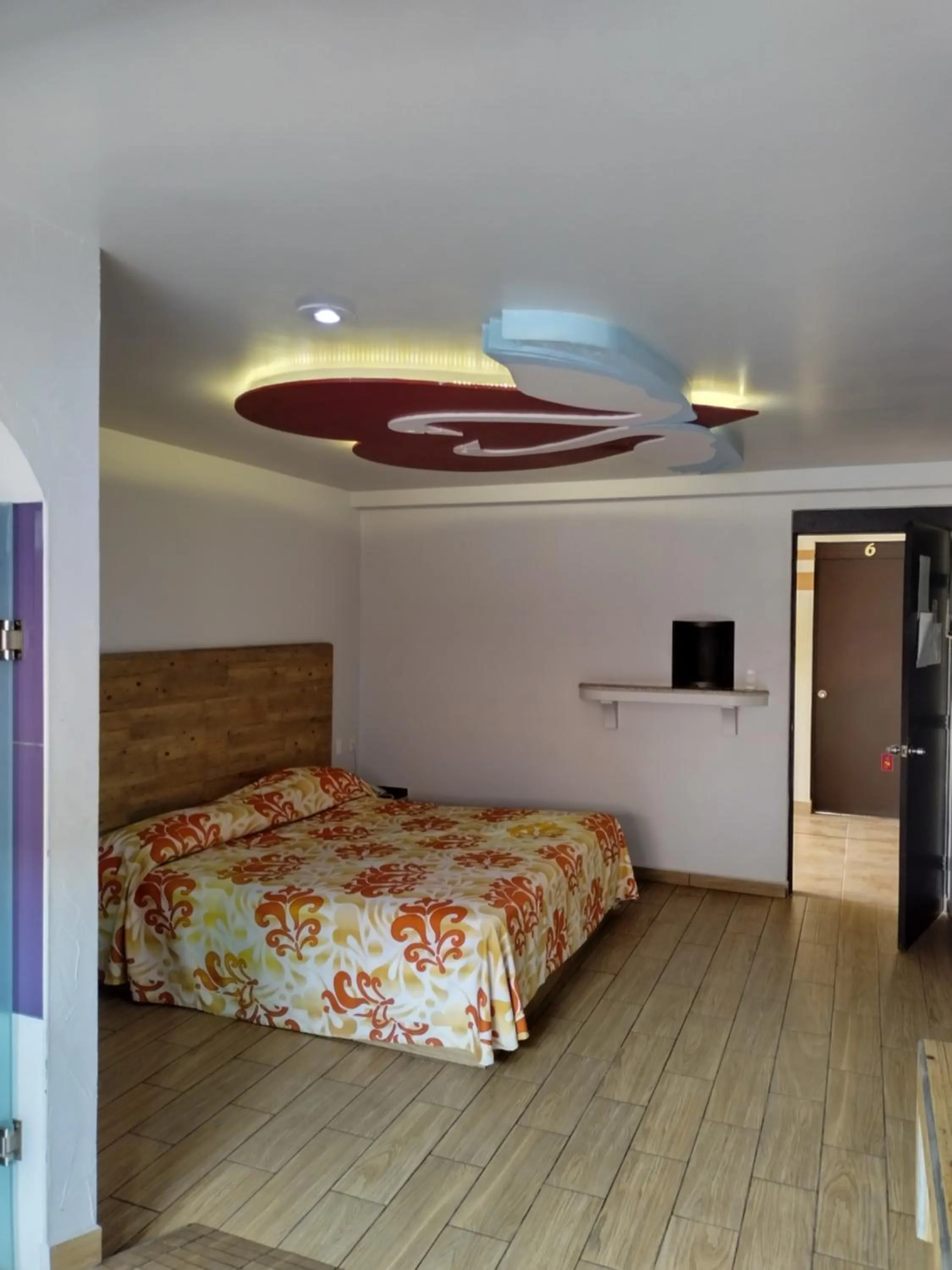 Property building, Bed in Hotel & Villas 7