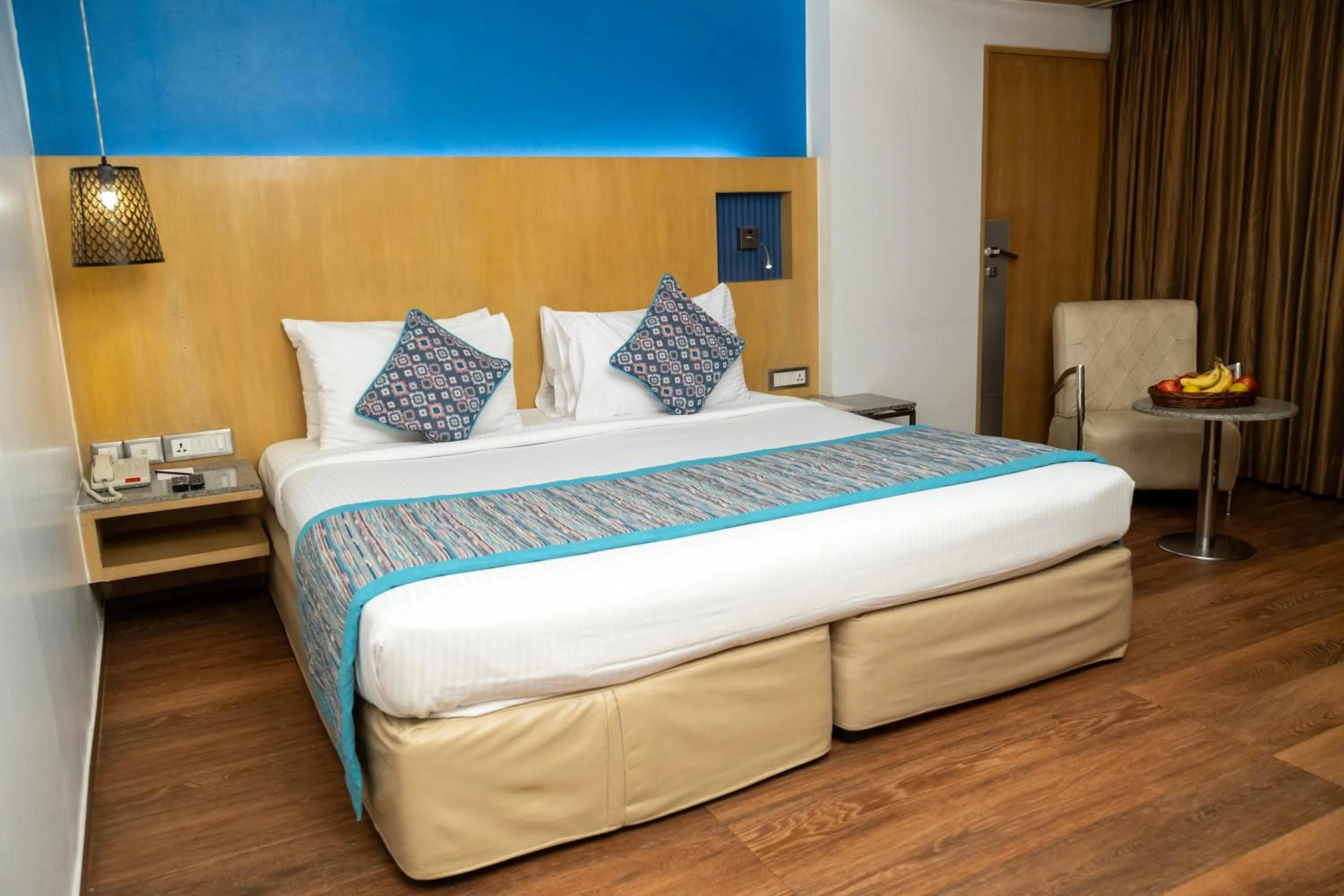 Bed in Ramee Guestline Hotel Dadar