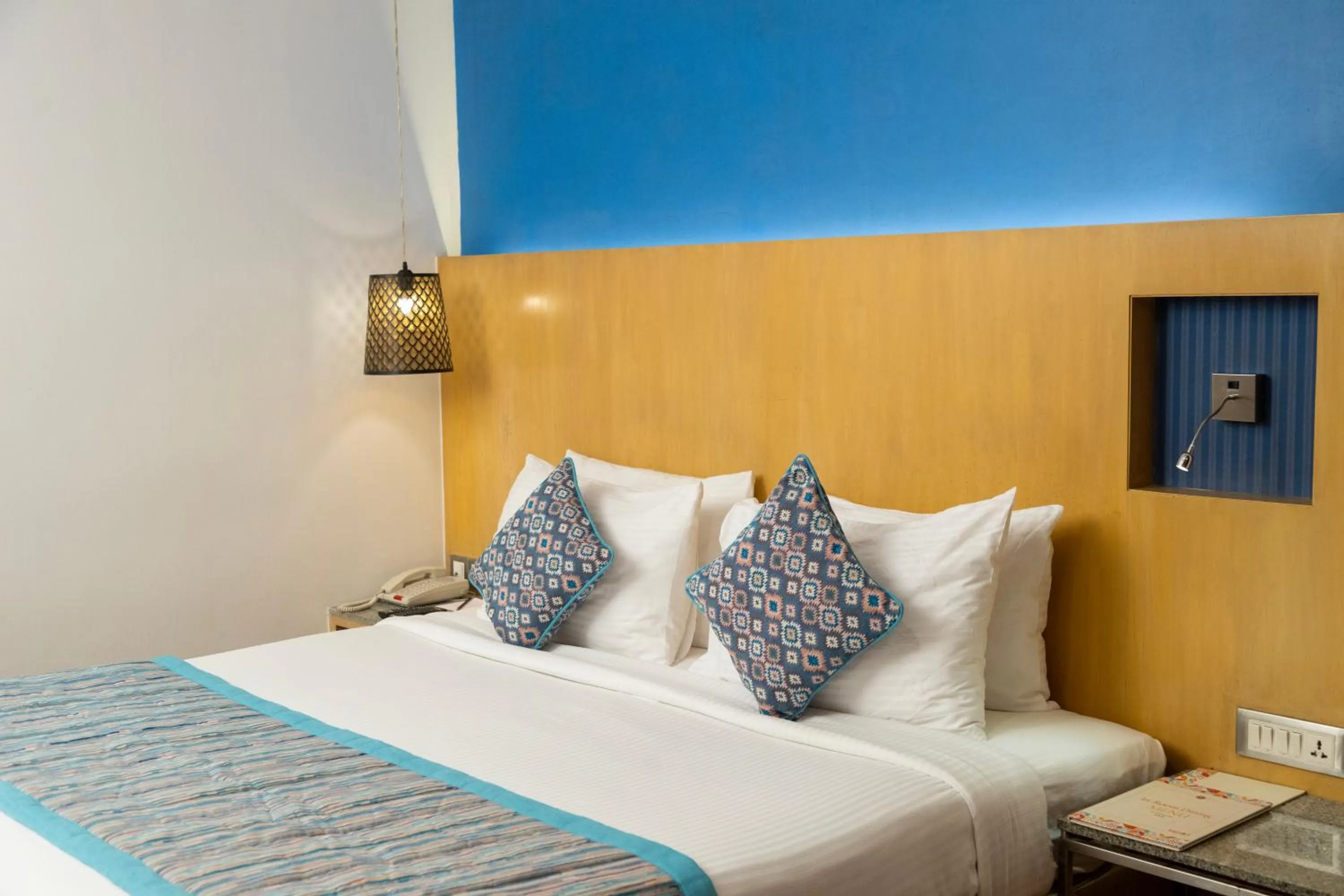 Bed in Ramee Guestline Hotel Dadar