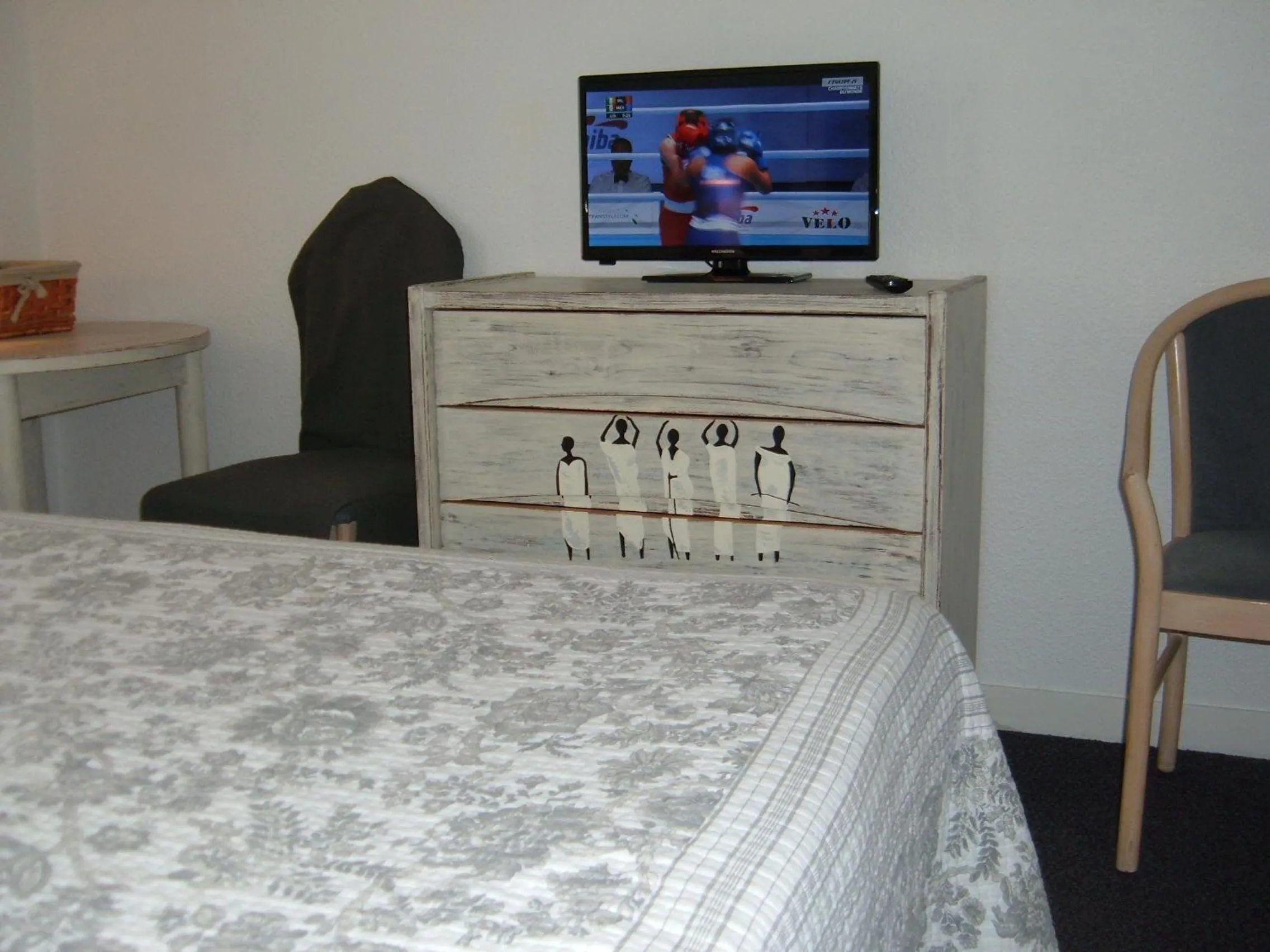 Decorative detail in Le Parasol