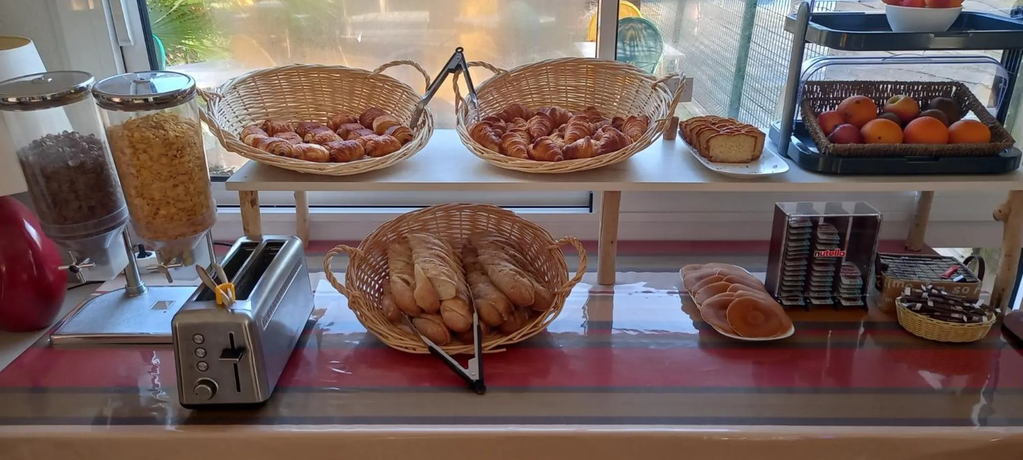 Breakfast in Le Parasol