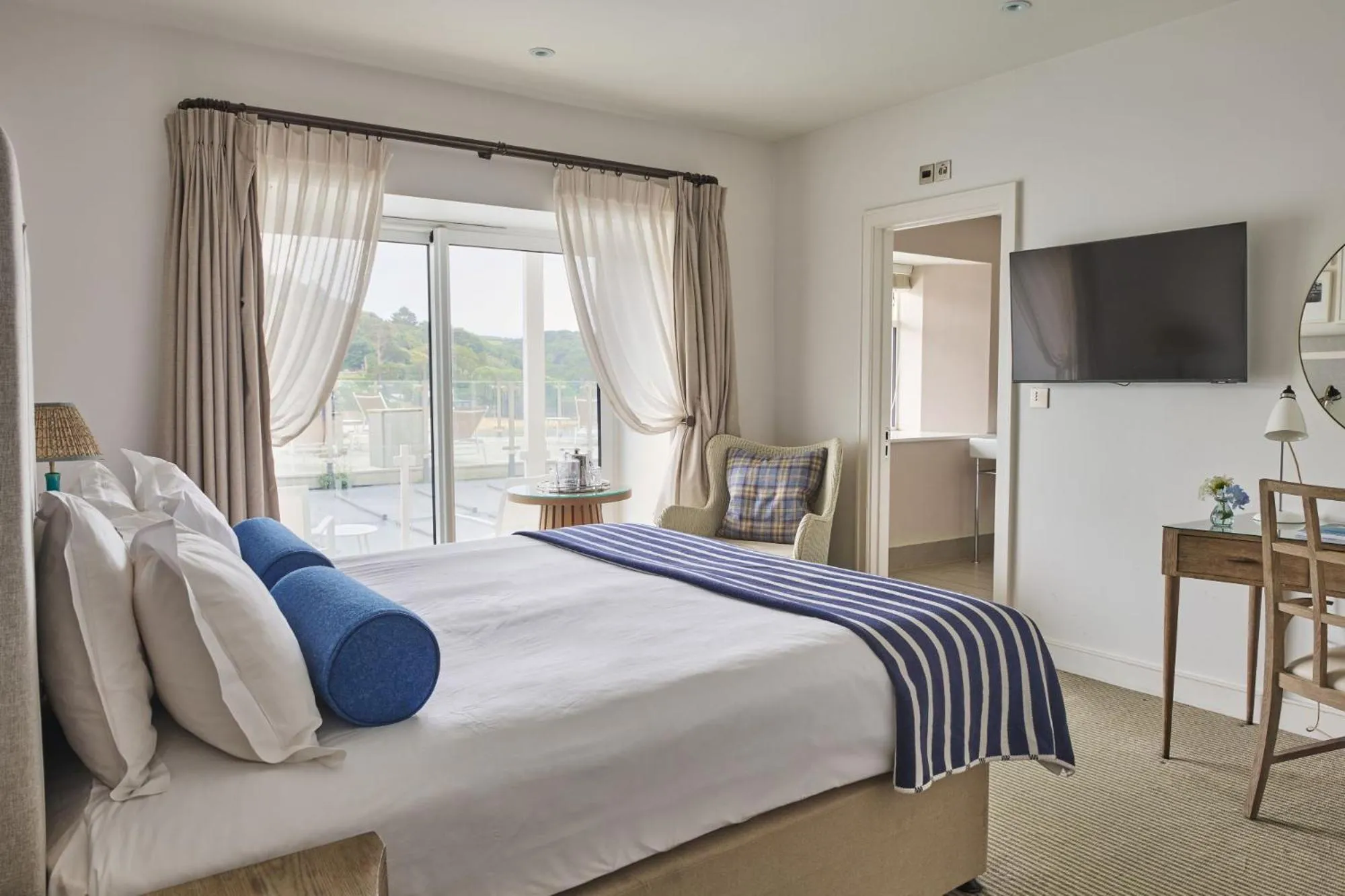 Bed in Harbour Hotel & Spa Salcombe