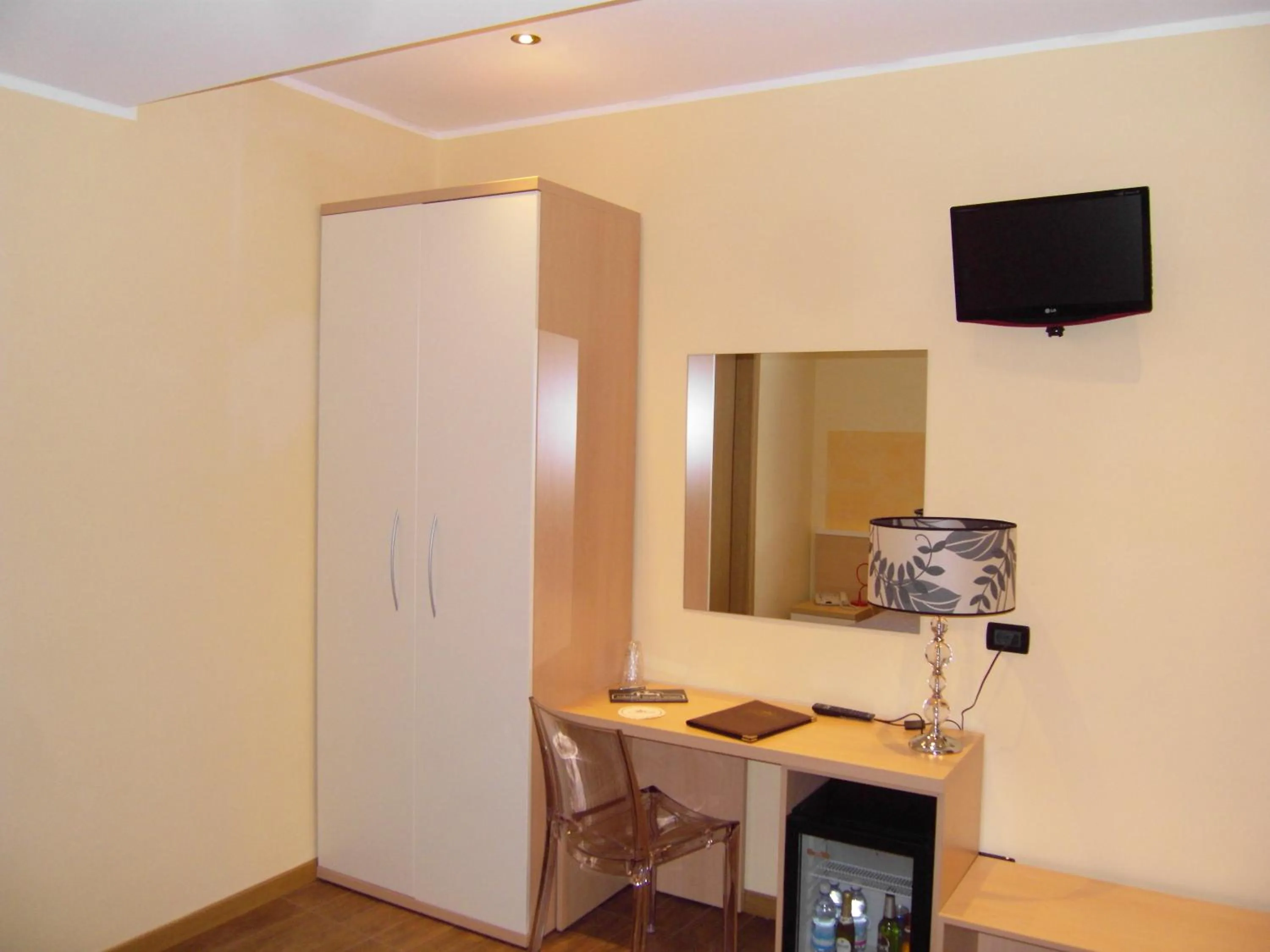 TV and multimedia in Ristorante Locanda Milano