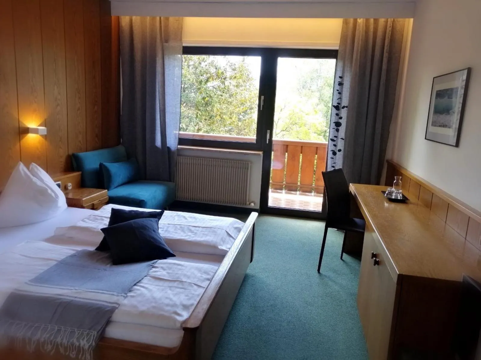 Photo of the whole room, Bed in Hotel Schönbrunn